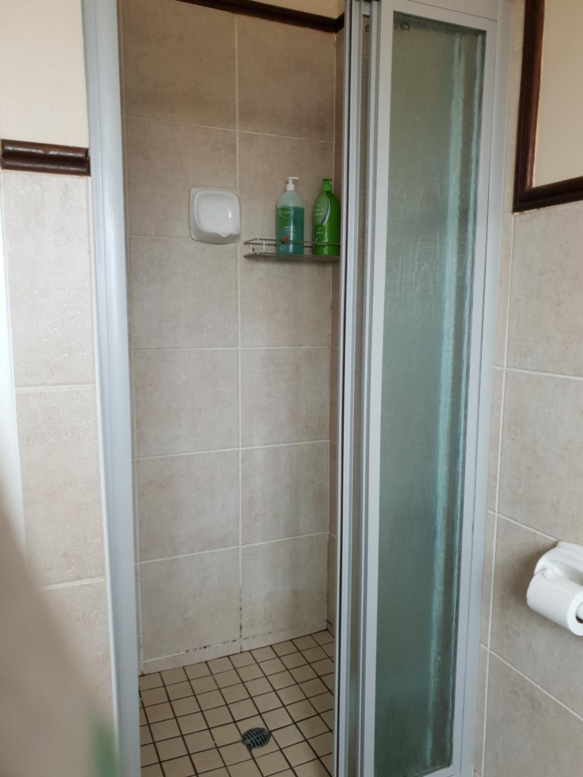Two-Bedroom Apartment with Balcony - Photo 14
