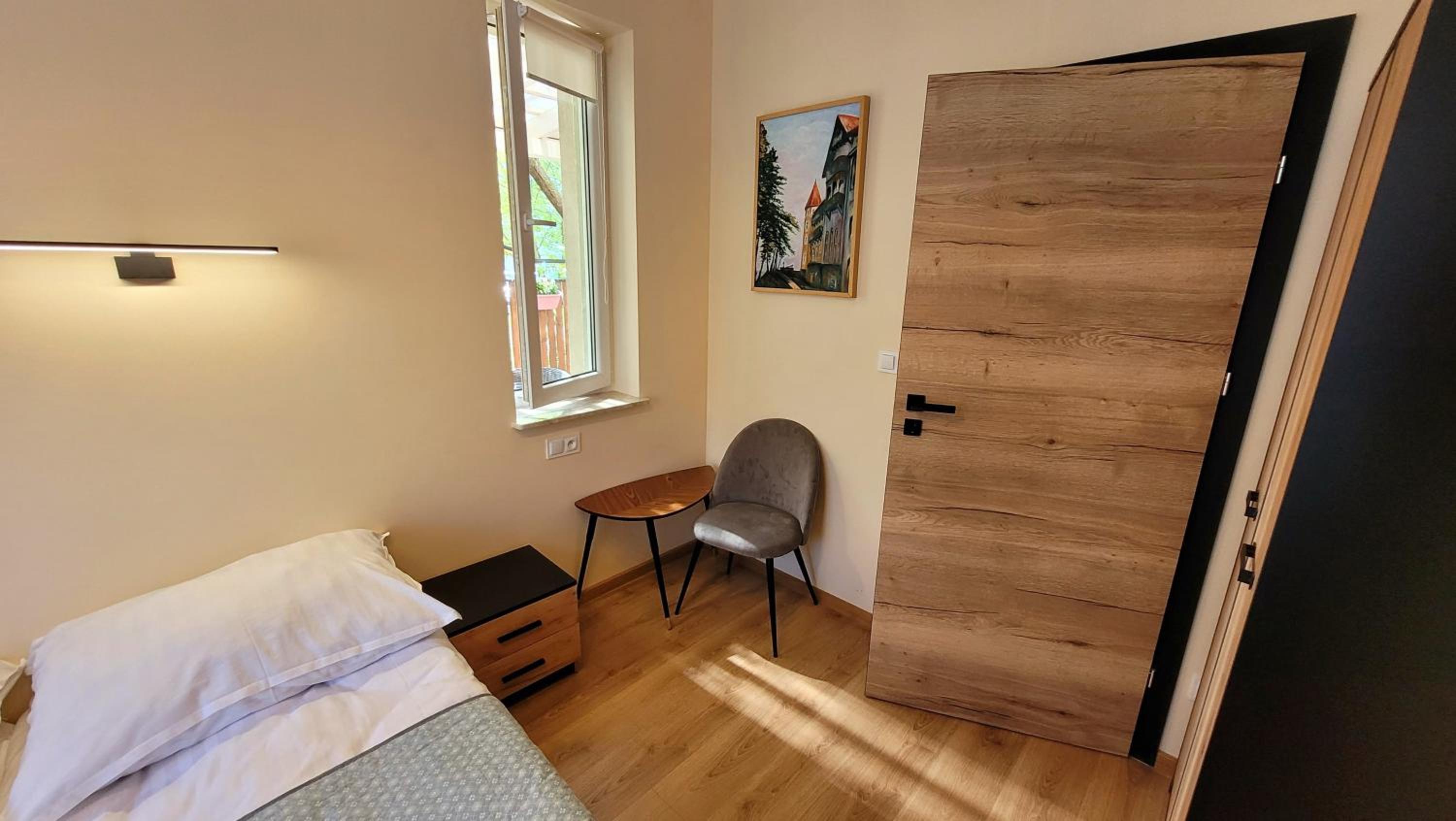 Studio Apartment photo 3