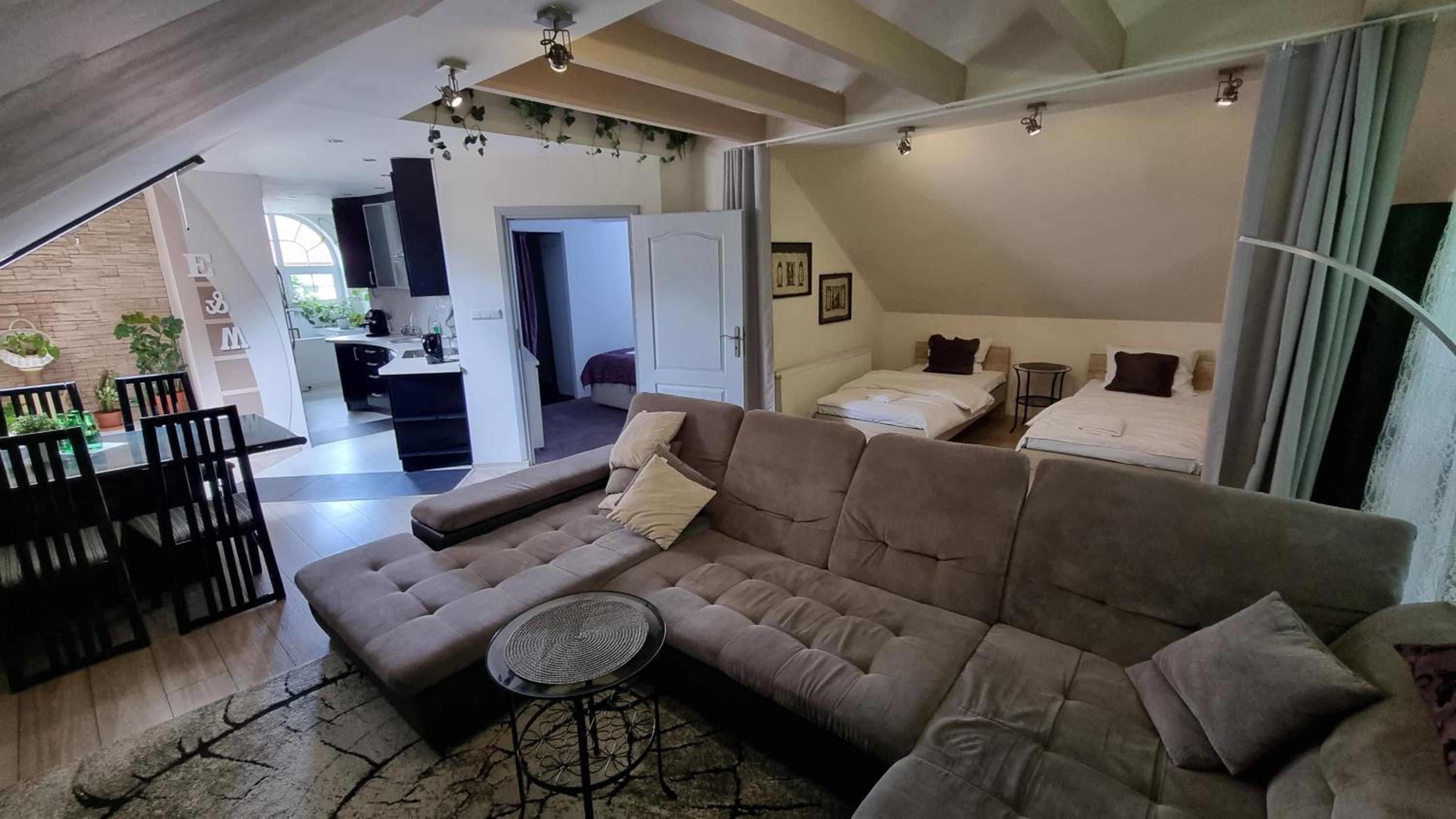 Two-Bedroom Apartment - Photo 8