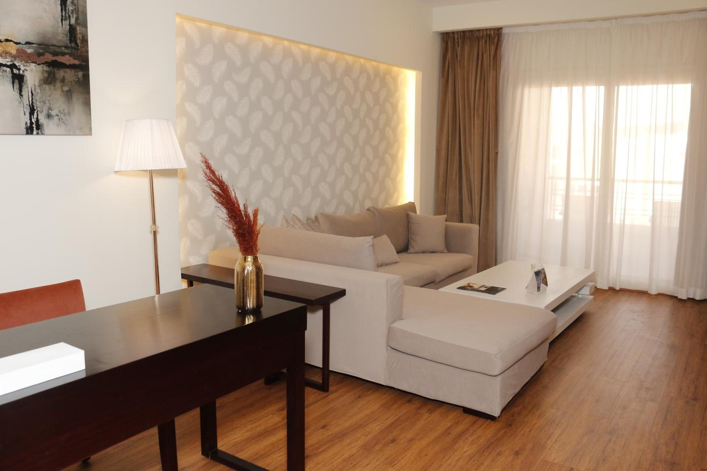 Presidential Suite thumbnail 5