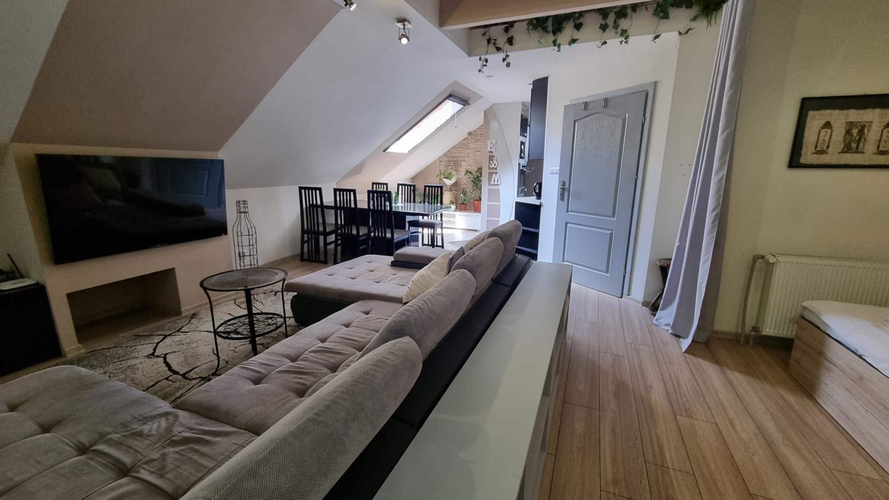 Two-Bedroom Apartment - Photo 9