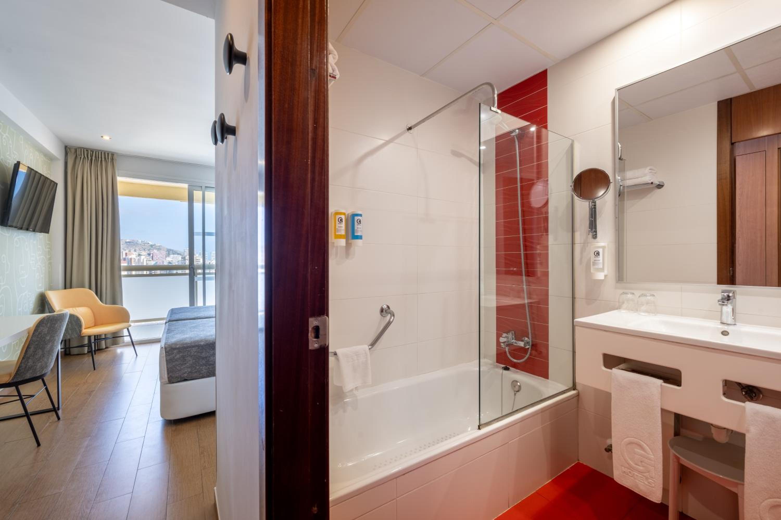 Superior Double or Twin Room with Sea View - Photo 4