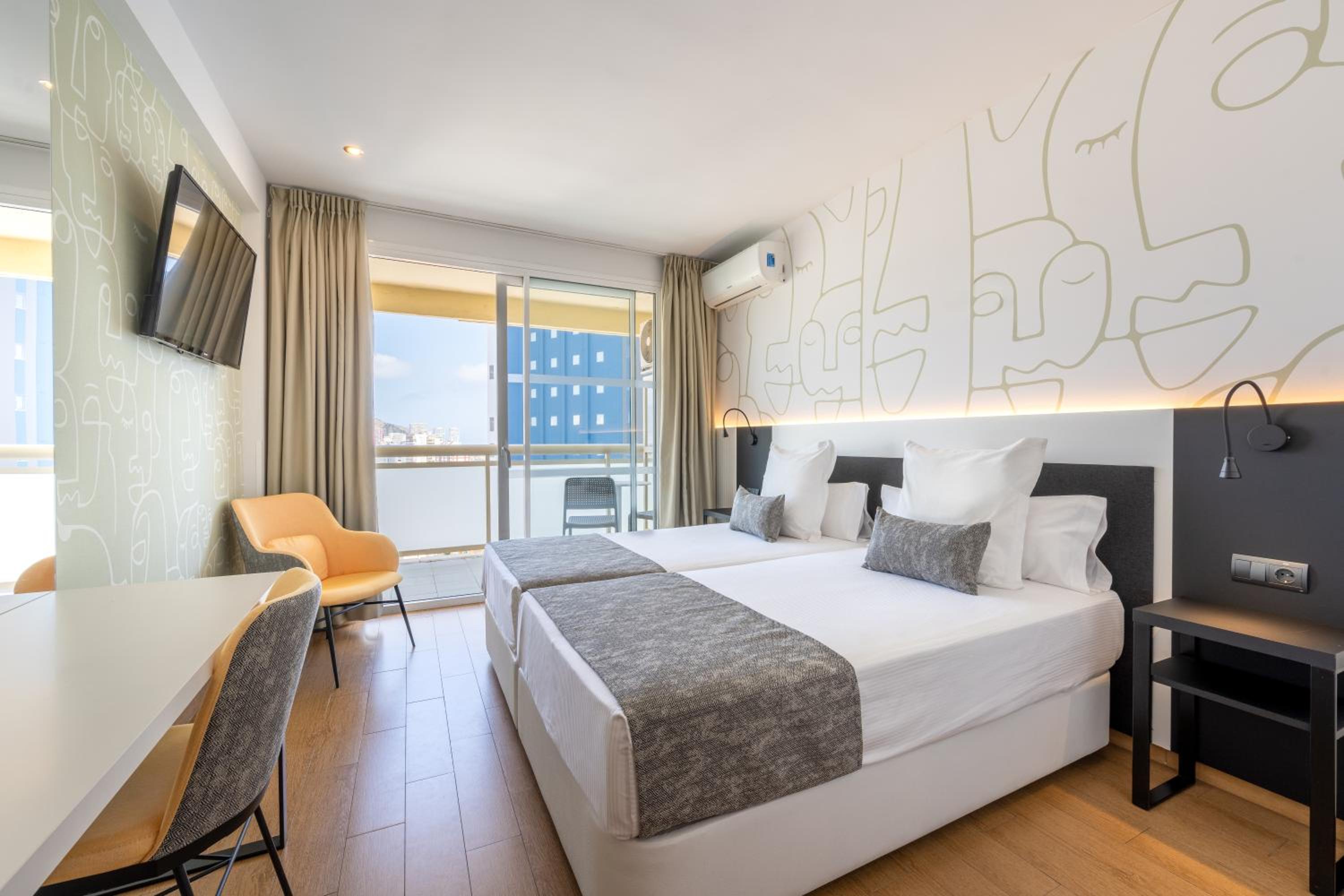 Superior Double or Twin Room with Sea View - Photo 3
