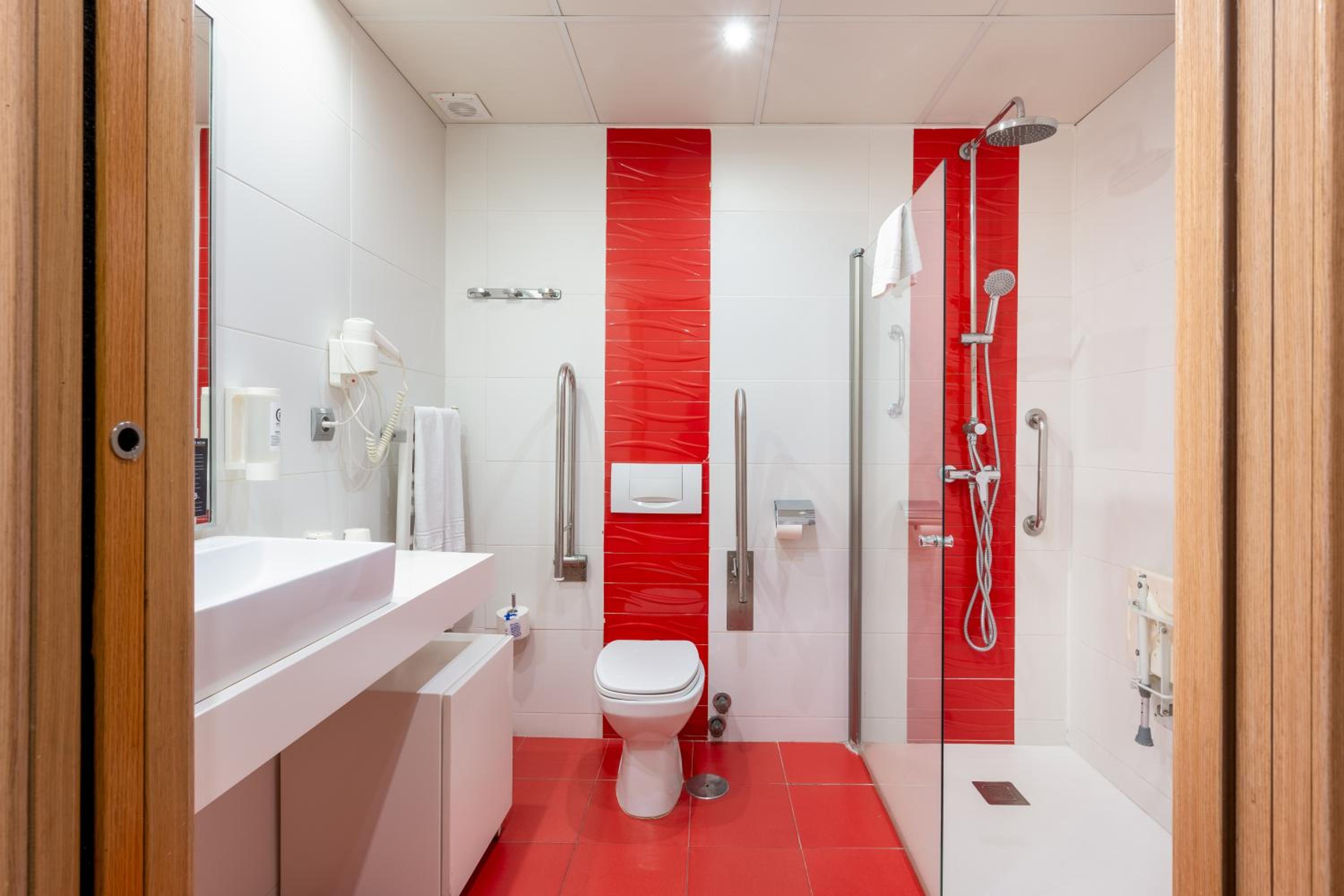 Premium Double or Twin Room - Disability Access photo 3