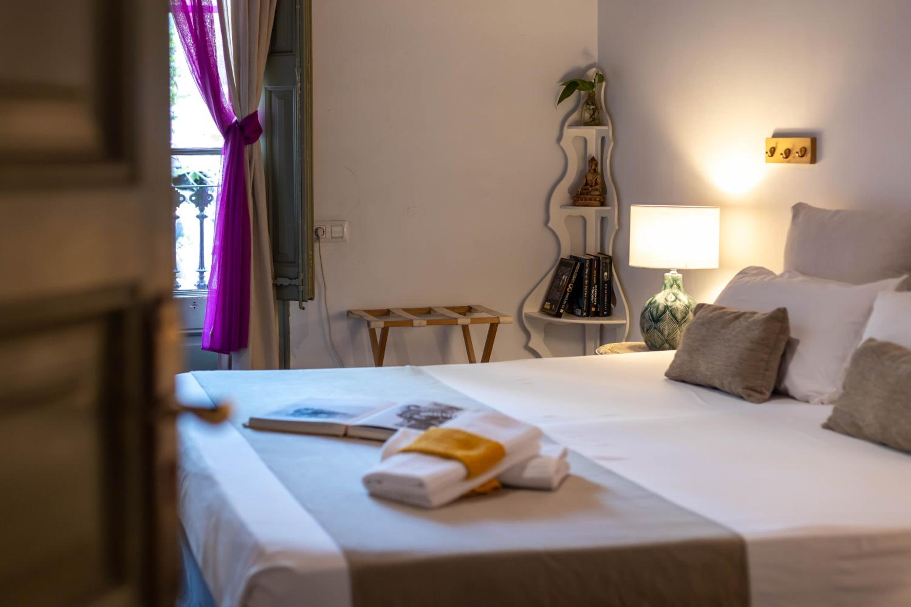 Double Room with Shared Bathroom photo 3