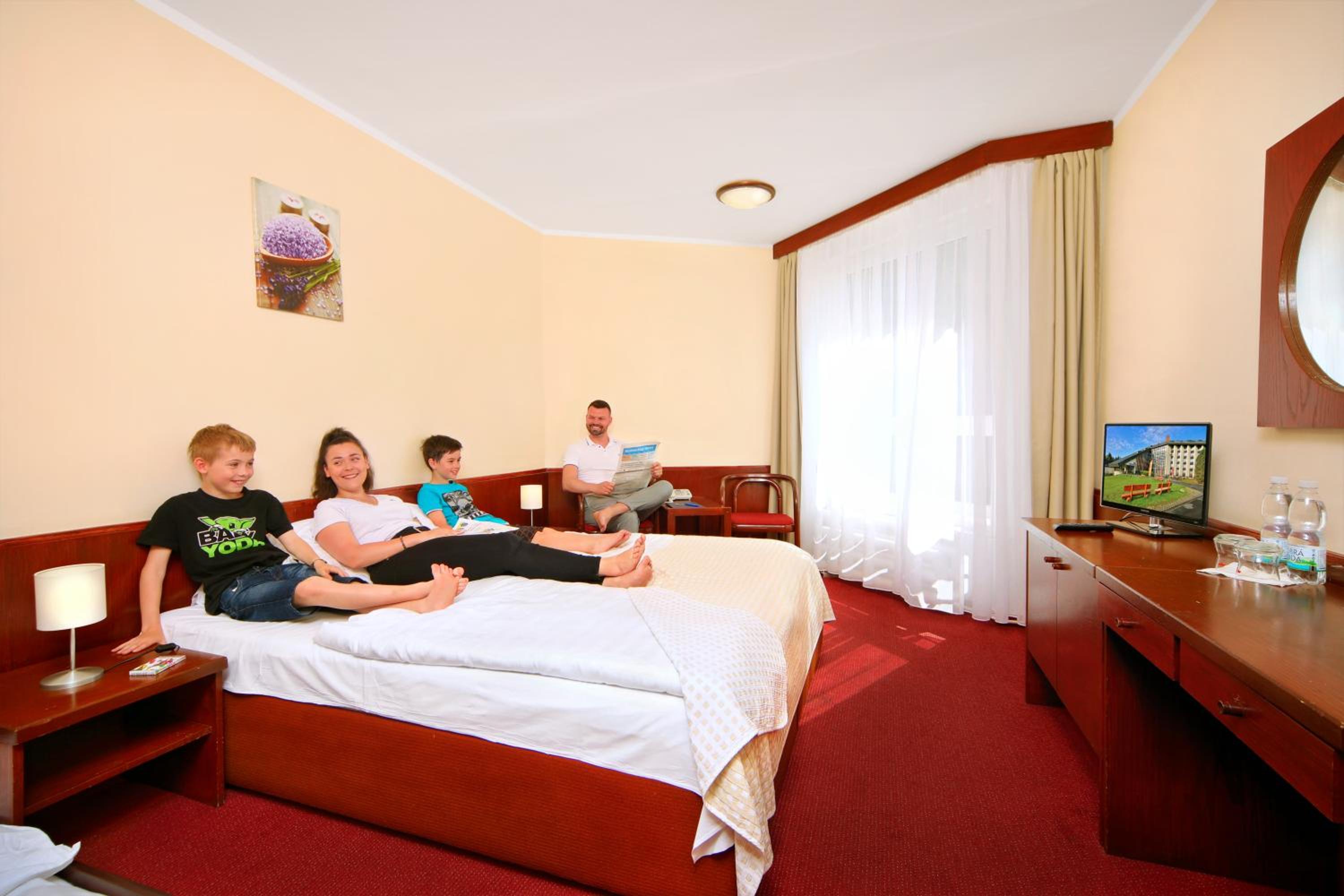 Economy Double Room with Pool Access  photo 3