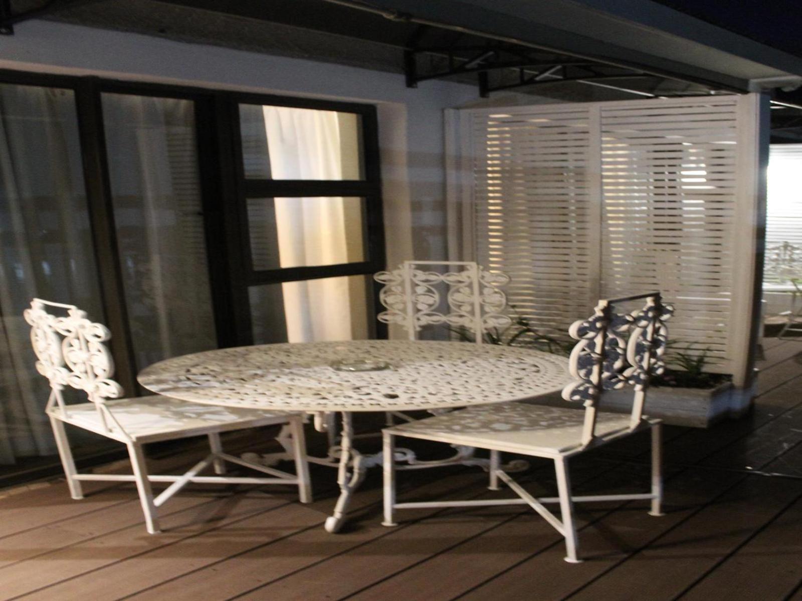 Family Room with Balcony photo 2