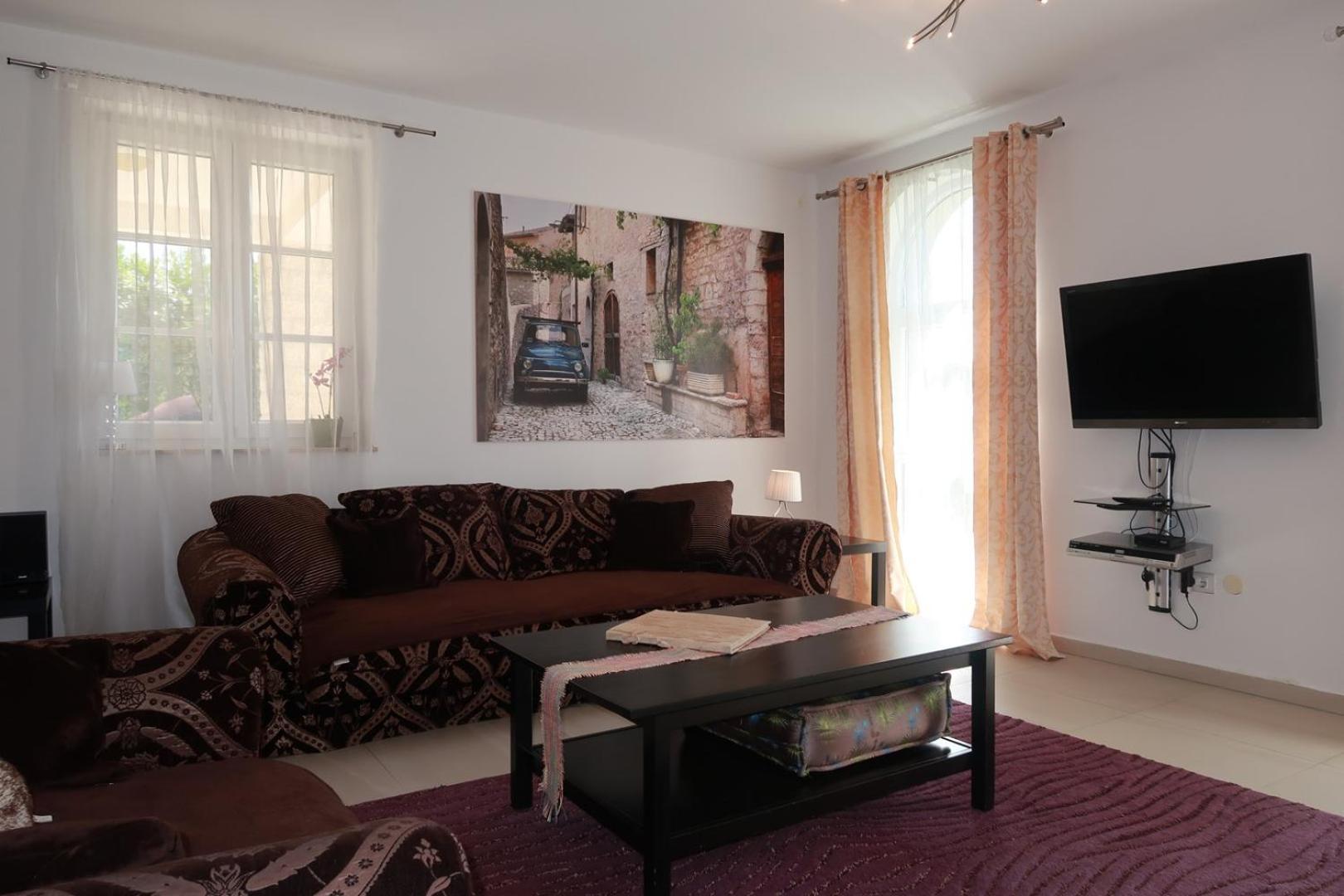 Villa photo 1