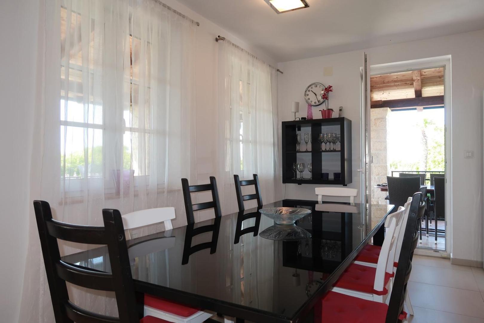Villa photo 2