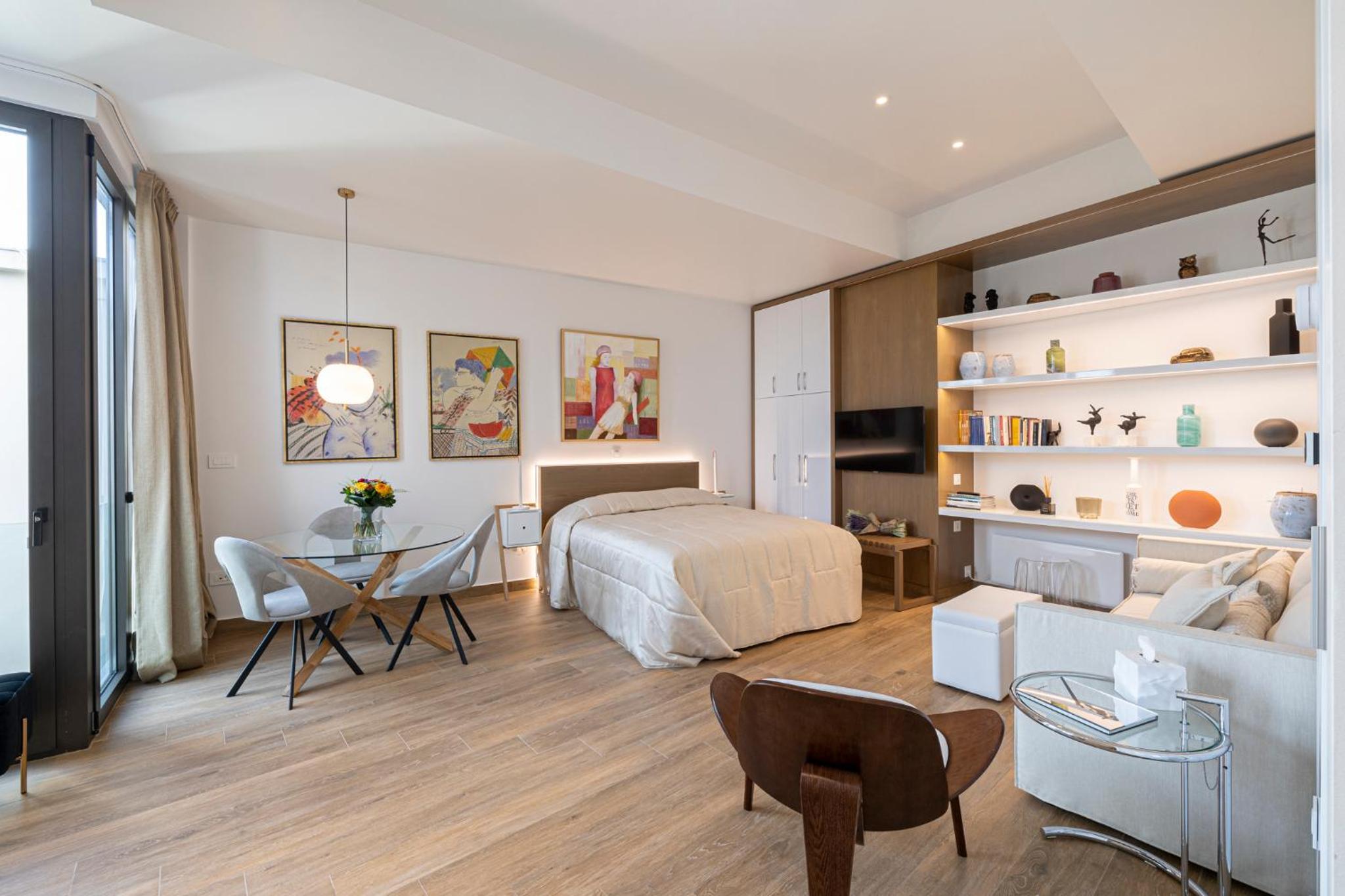 Deluxe Apartment