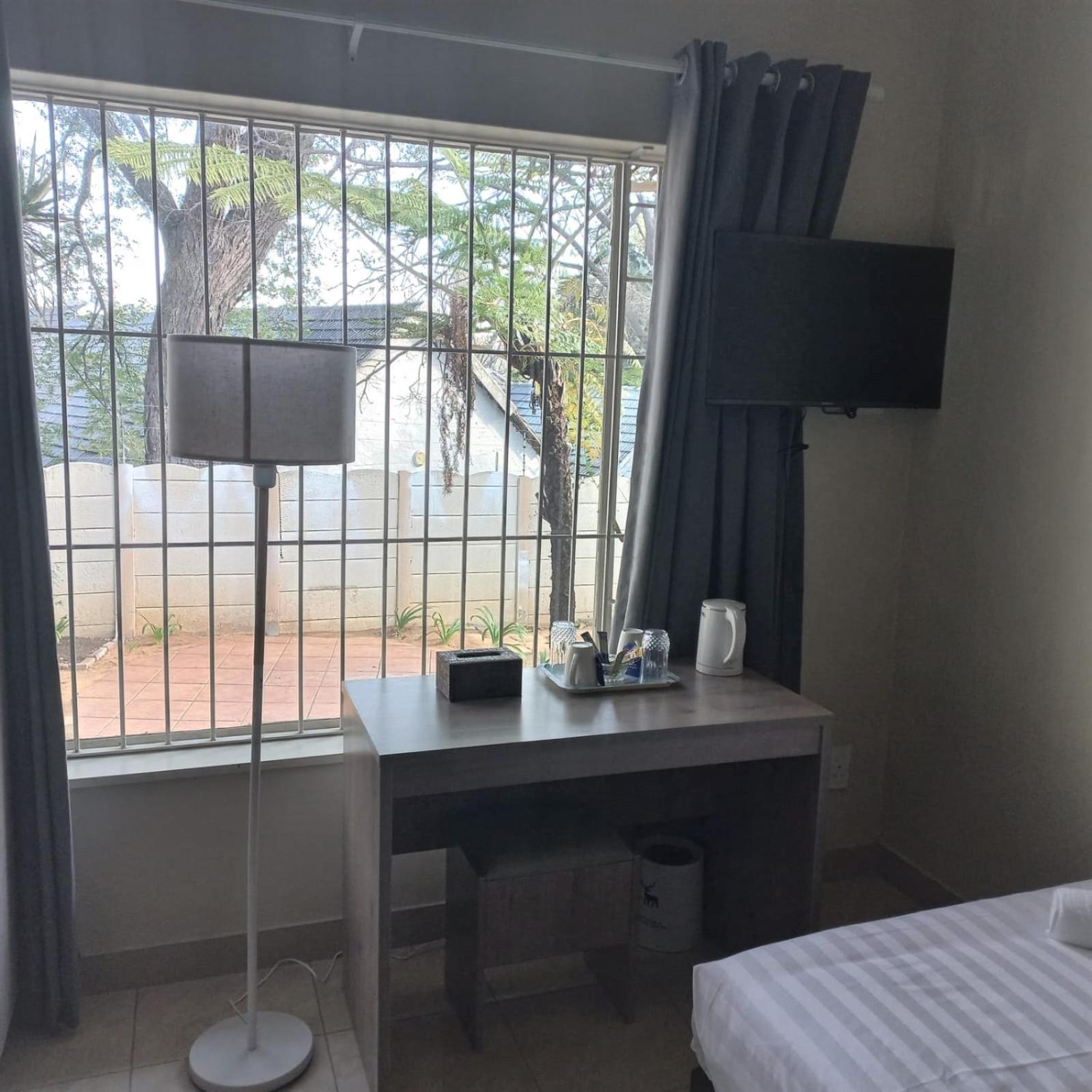 Single Room photo 2