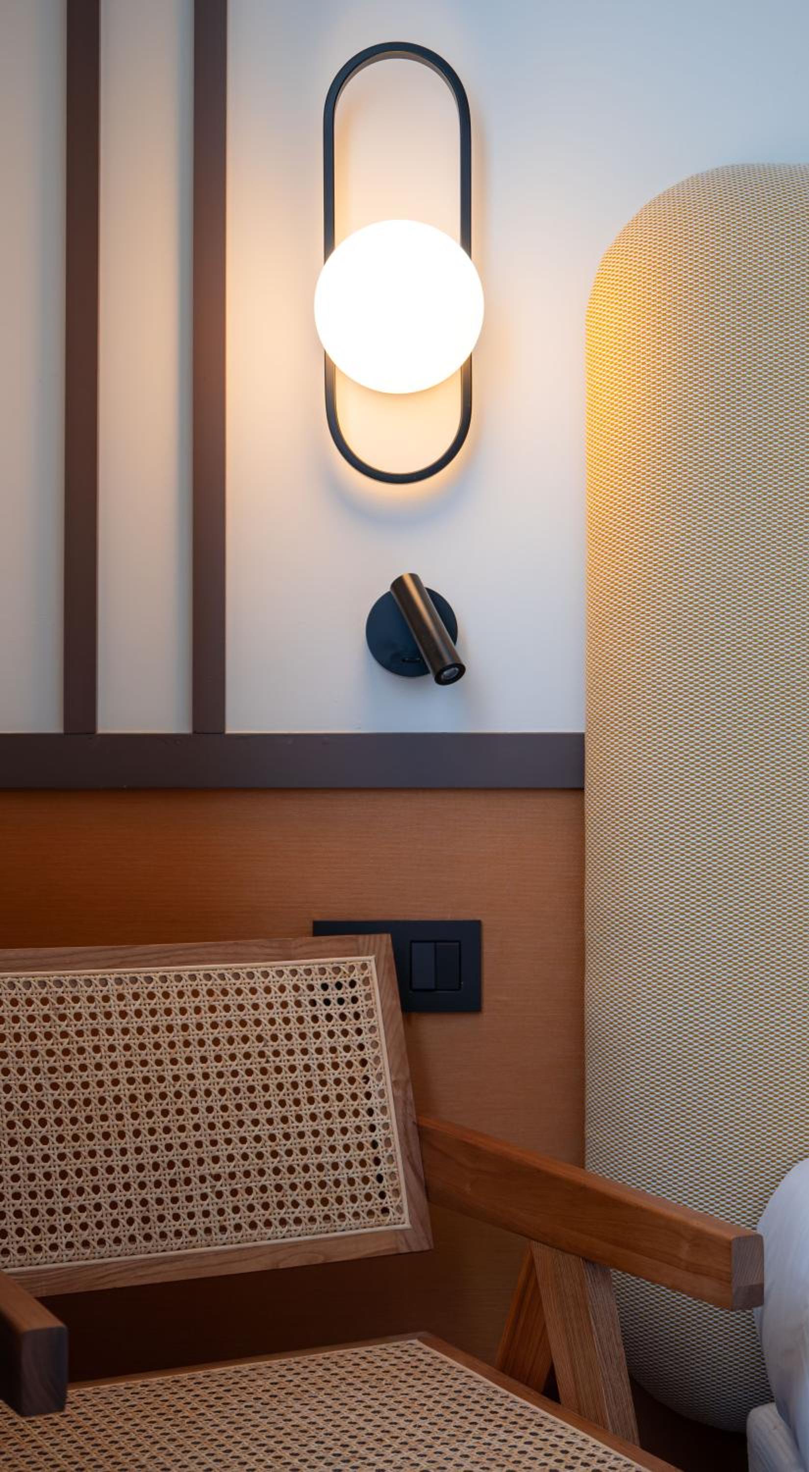 Superior King Room - Non-Smoking - Photo 7