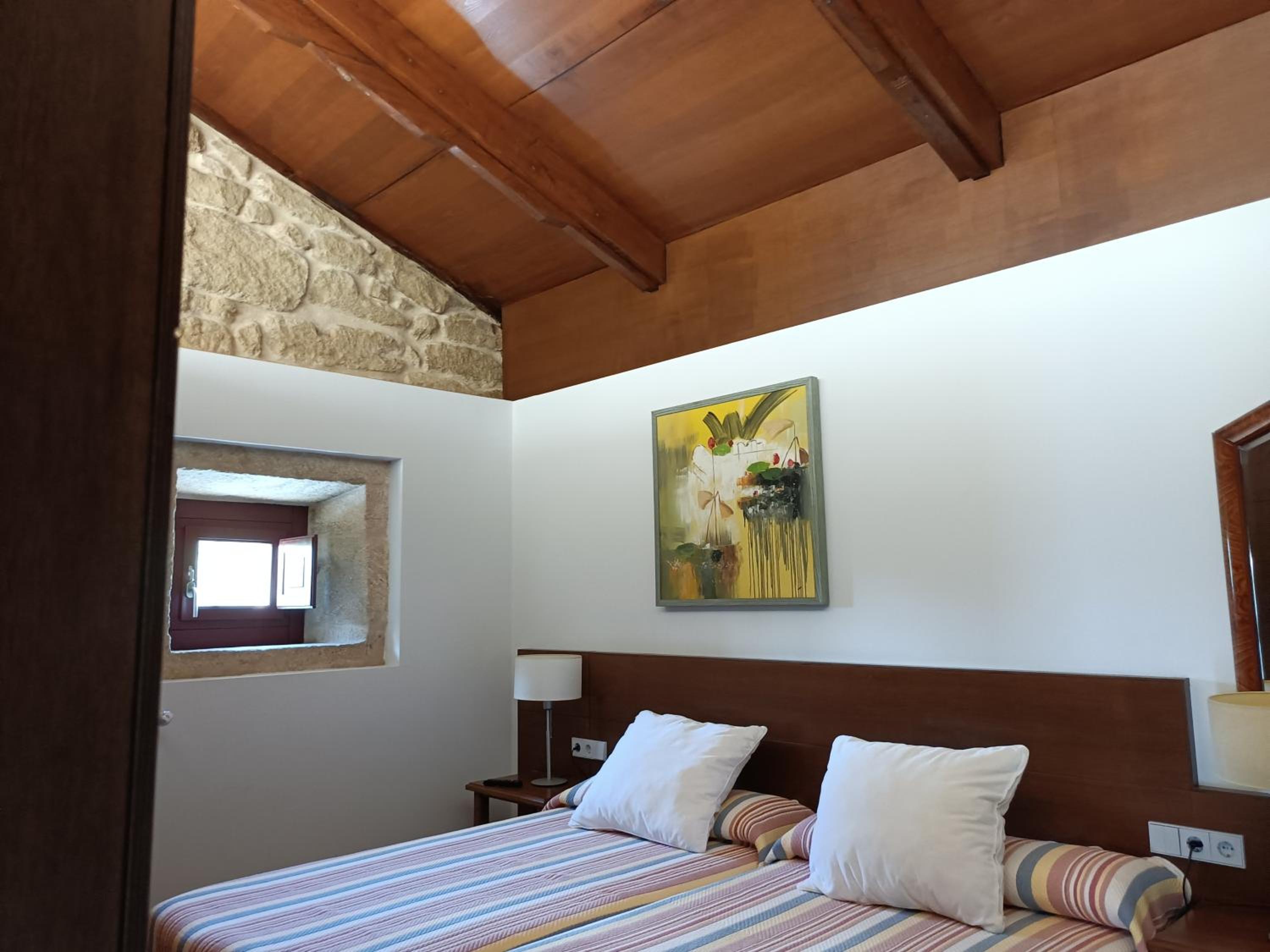 Double Room with Private Bathroom - Photo 11