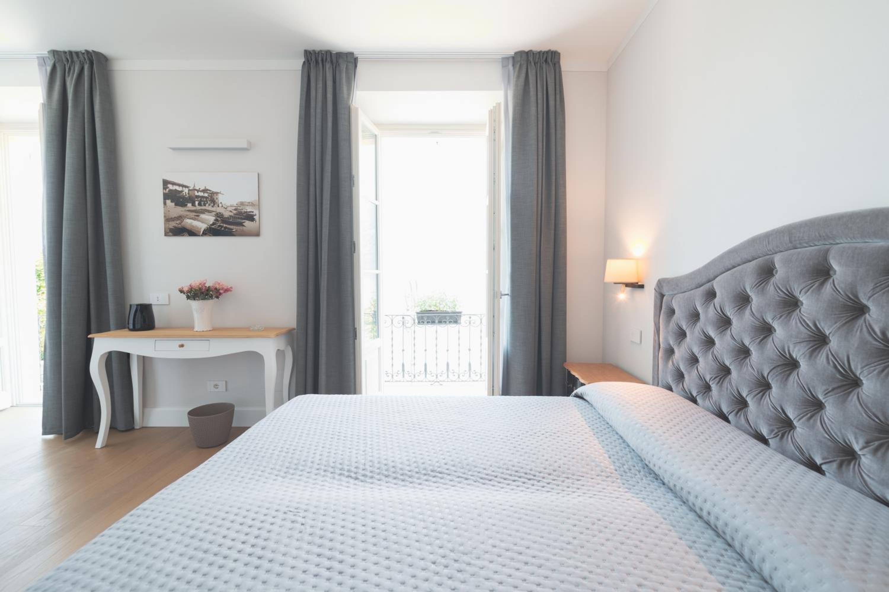 Superior Double or Twin Room with Lake View