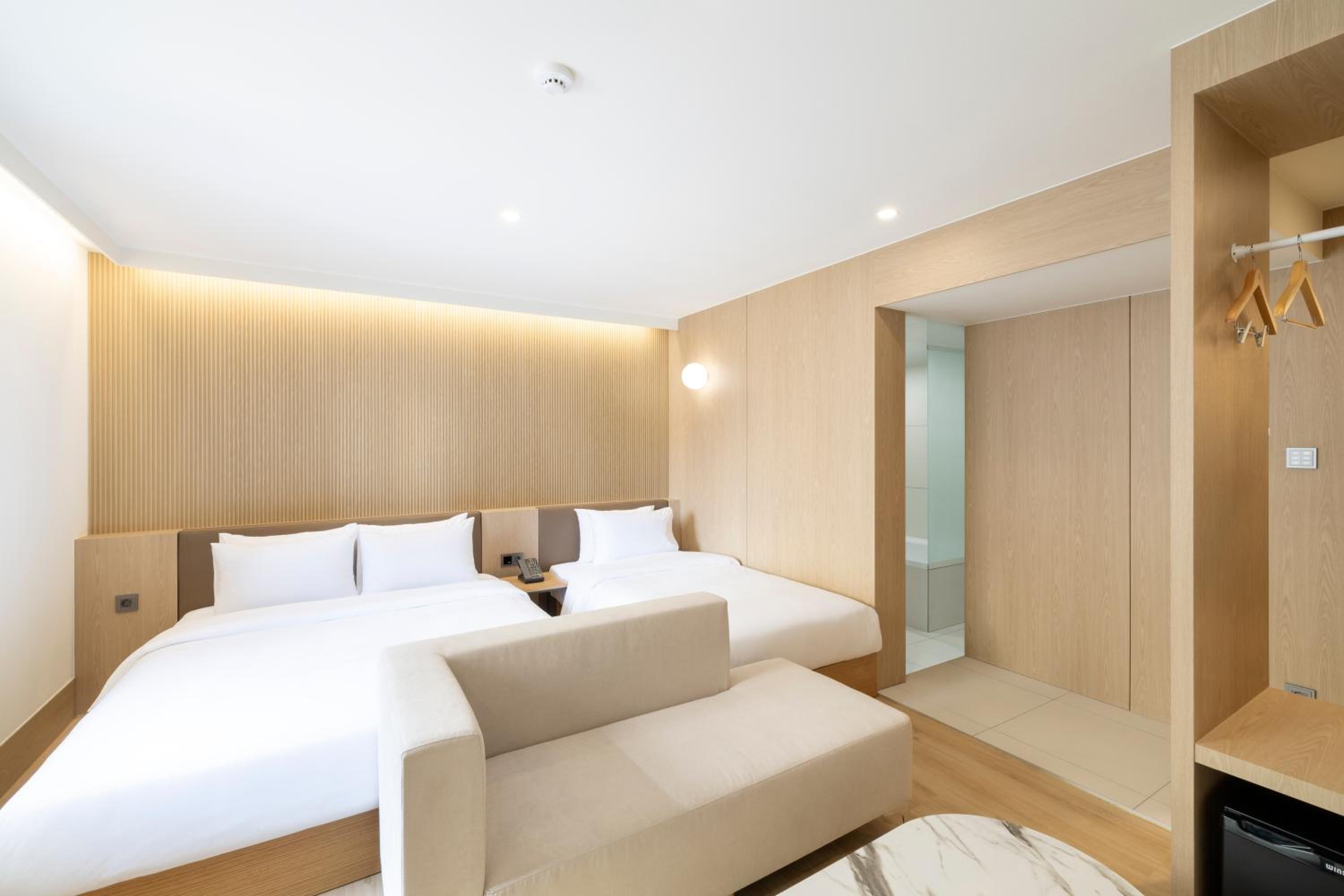 Deluxe Twin Room photo 2