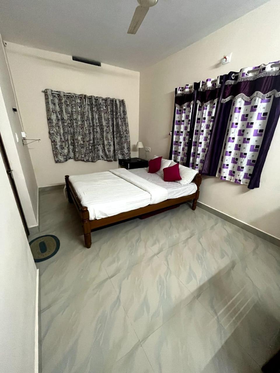 Three-Bedroom Apartment photo 1