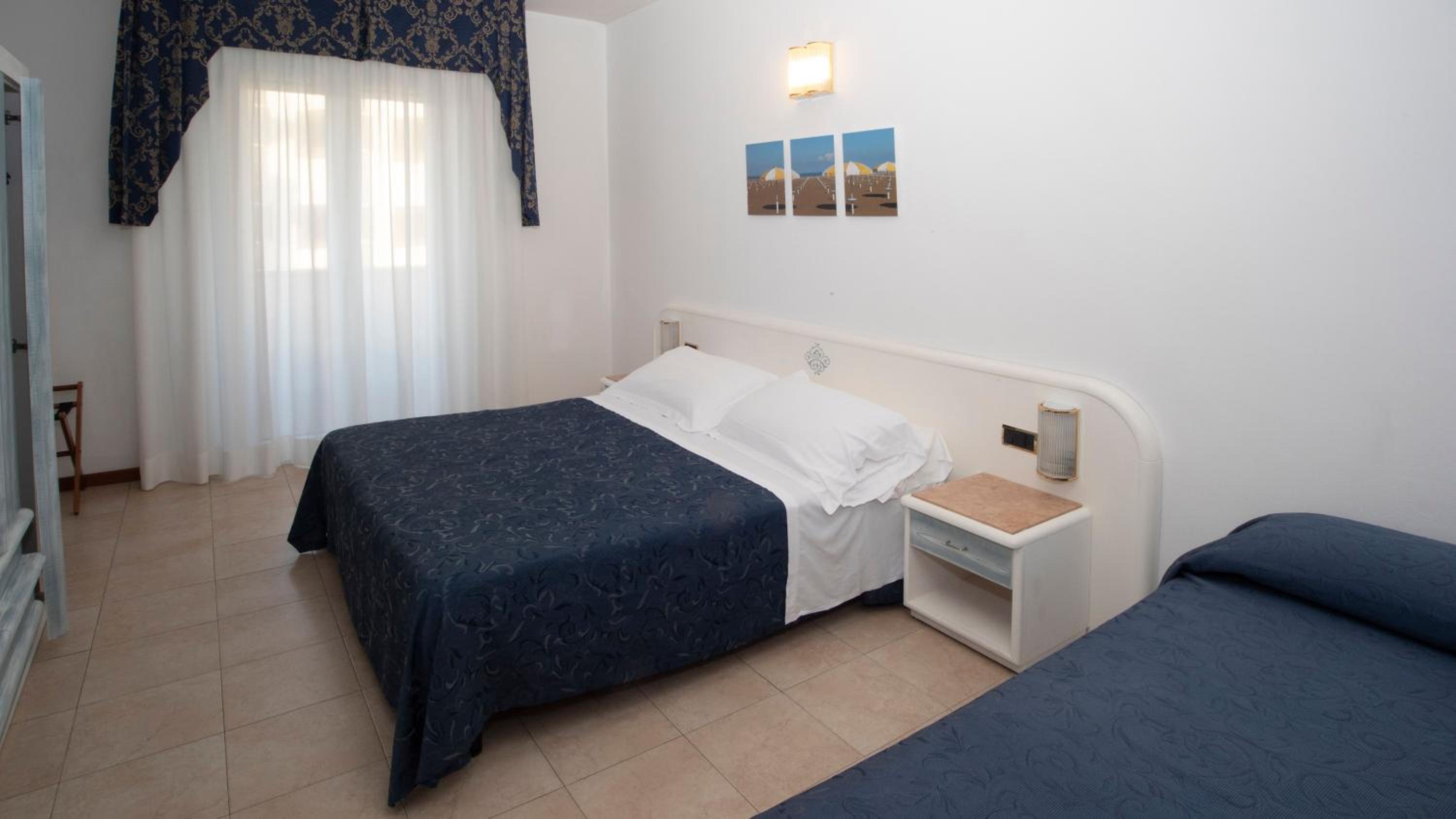 Standard Triple Room - Photo 2