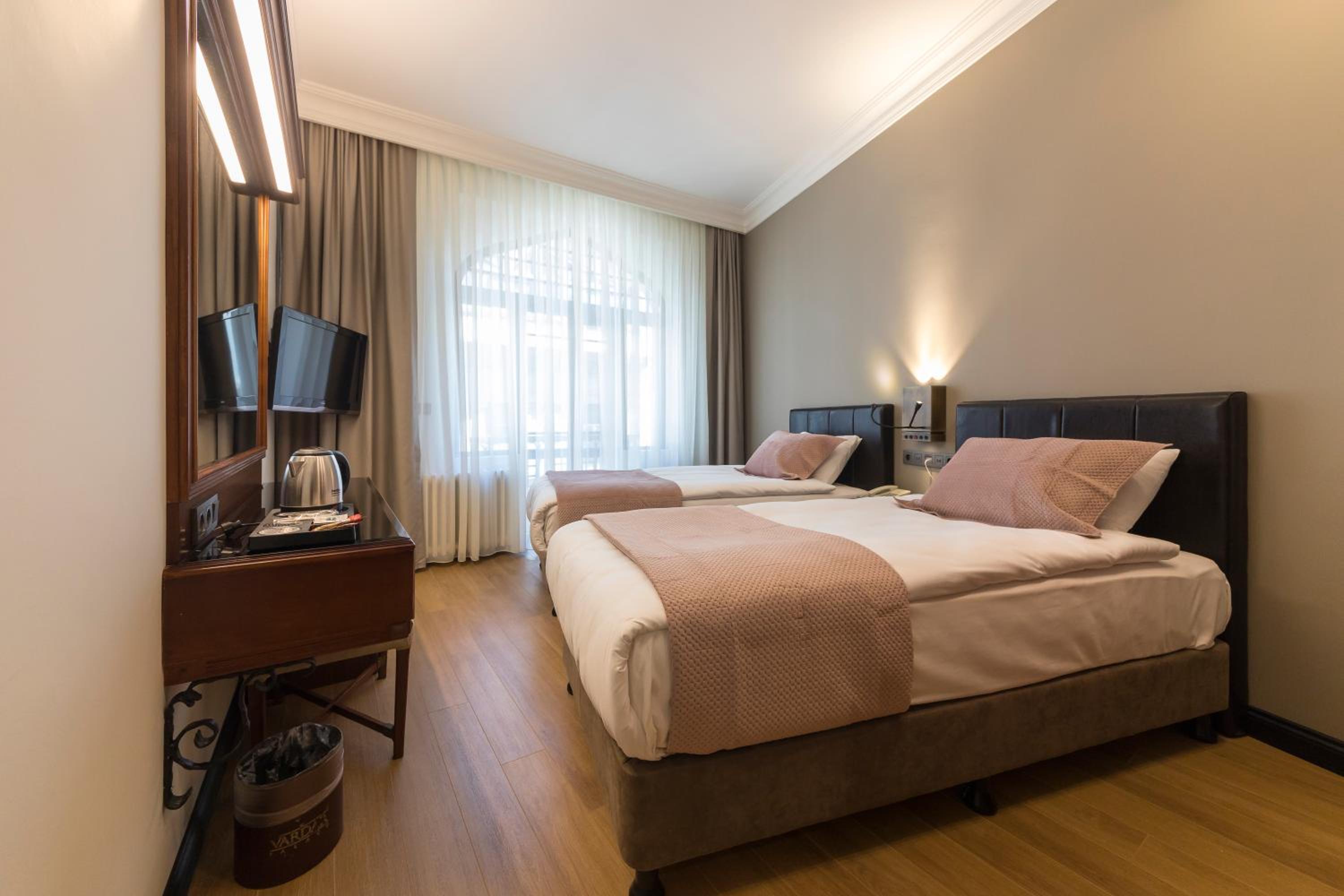 Deluxe Double Room photo 3