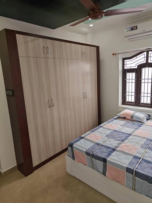 One-Bedroom House photo 1