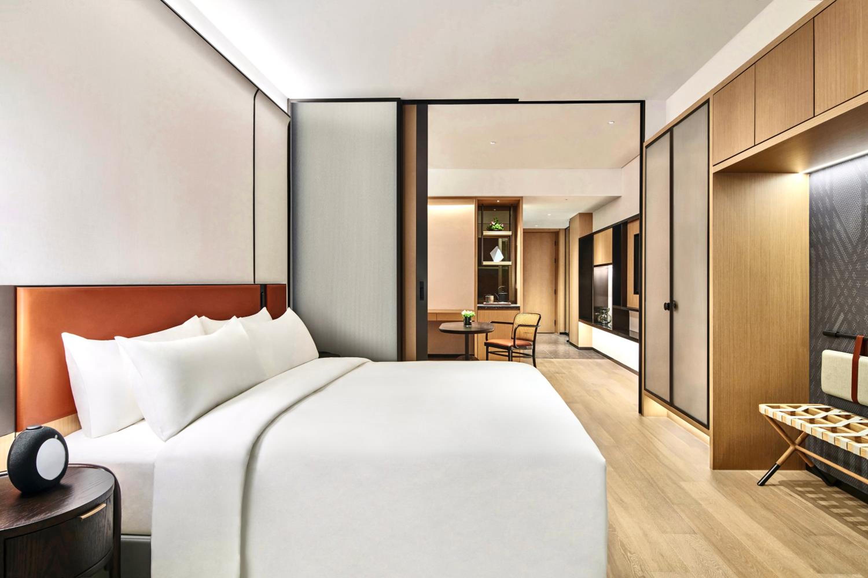 Habitat City View King Room photo 2