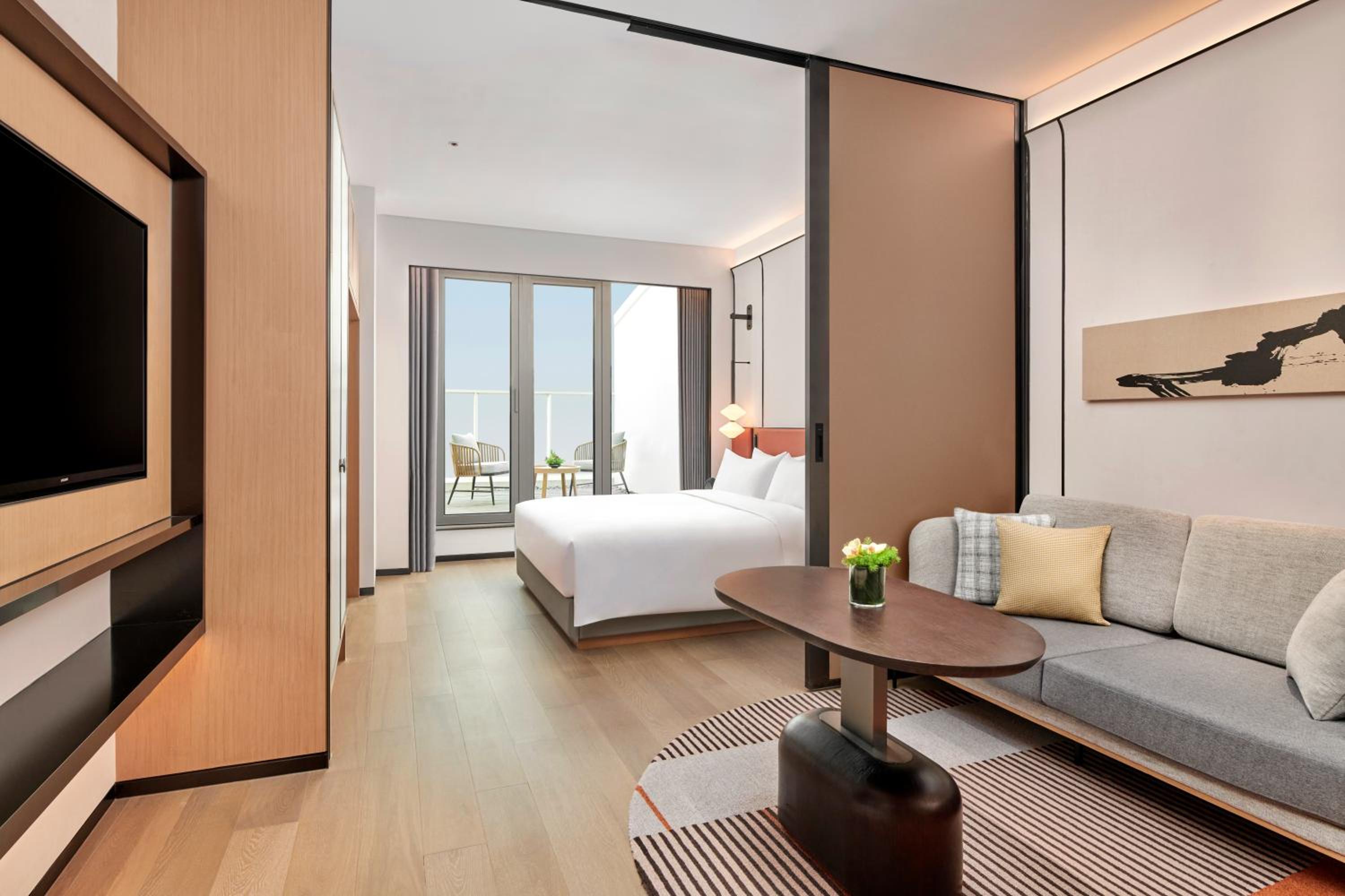 Habitat Premier King Room with Balcony photo 1