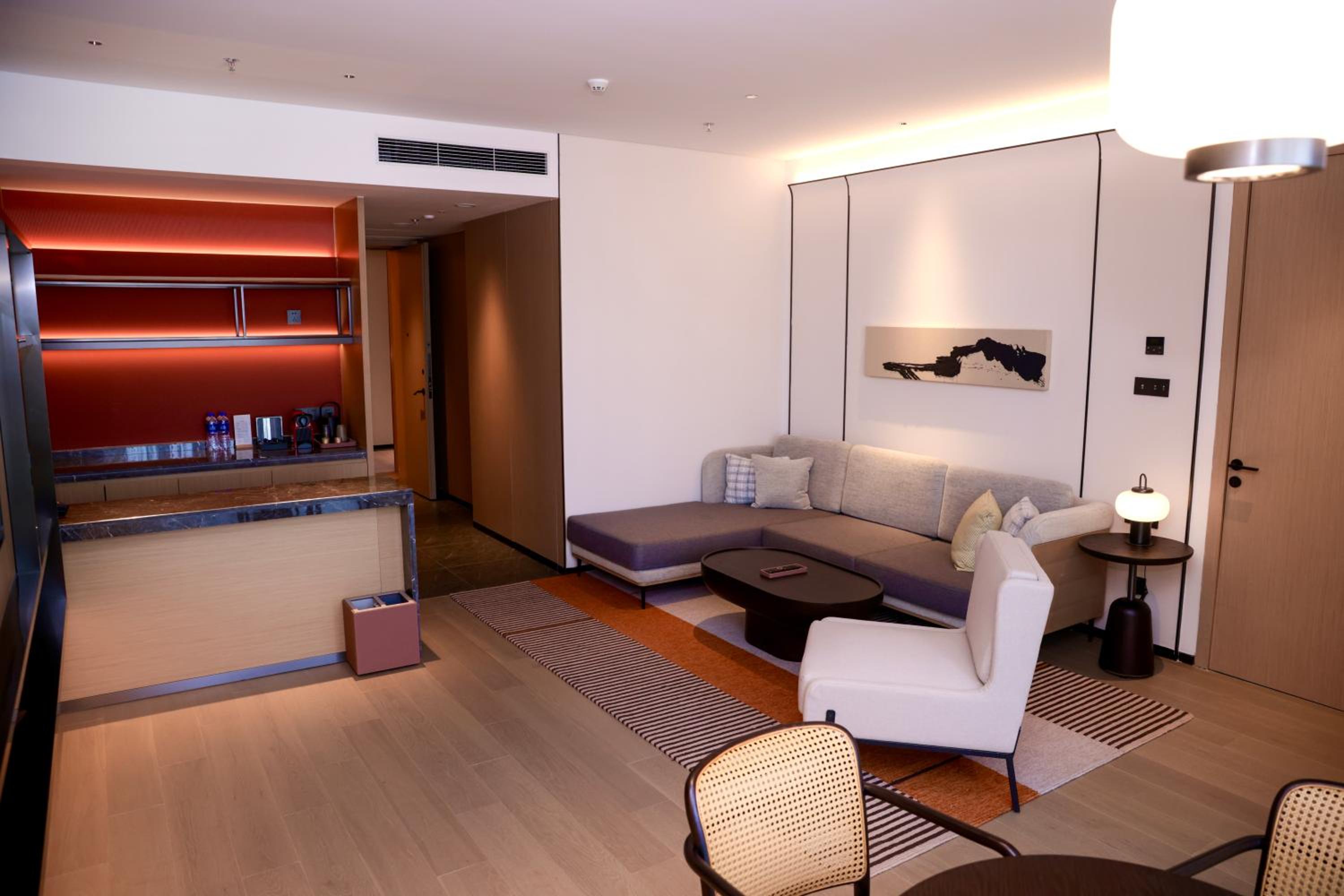 Habitat Premier Suite photo 2