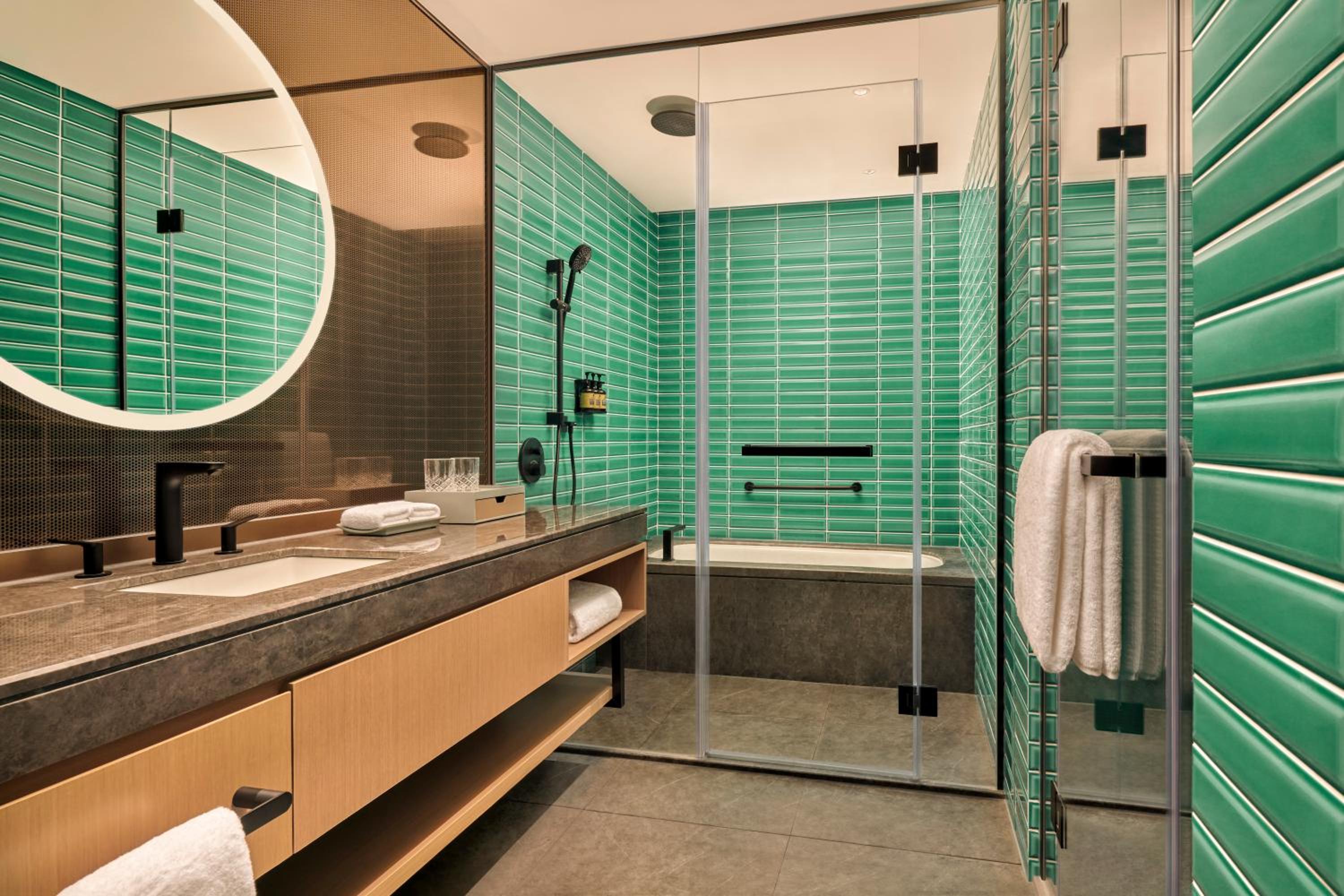 Habitat Premier Suite photo 3