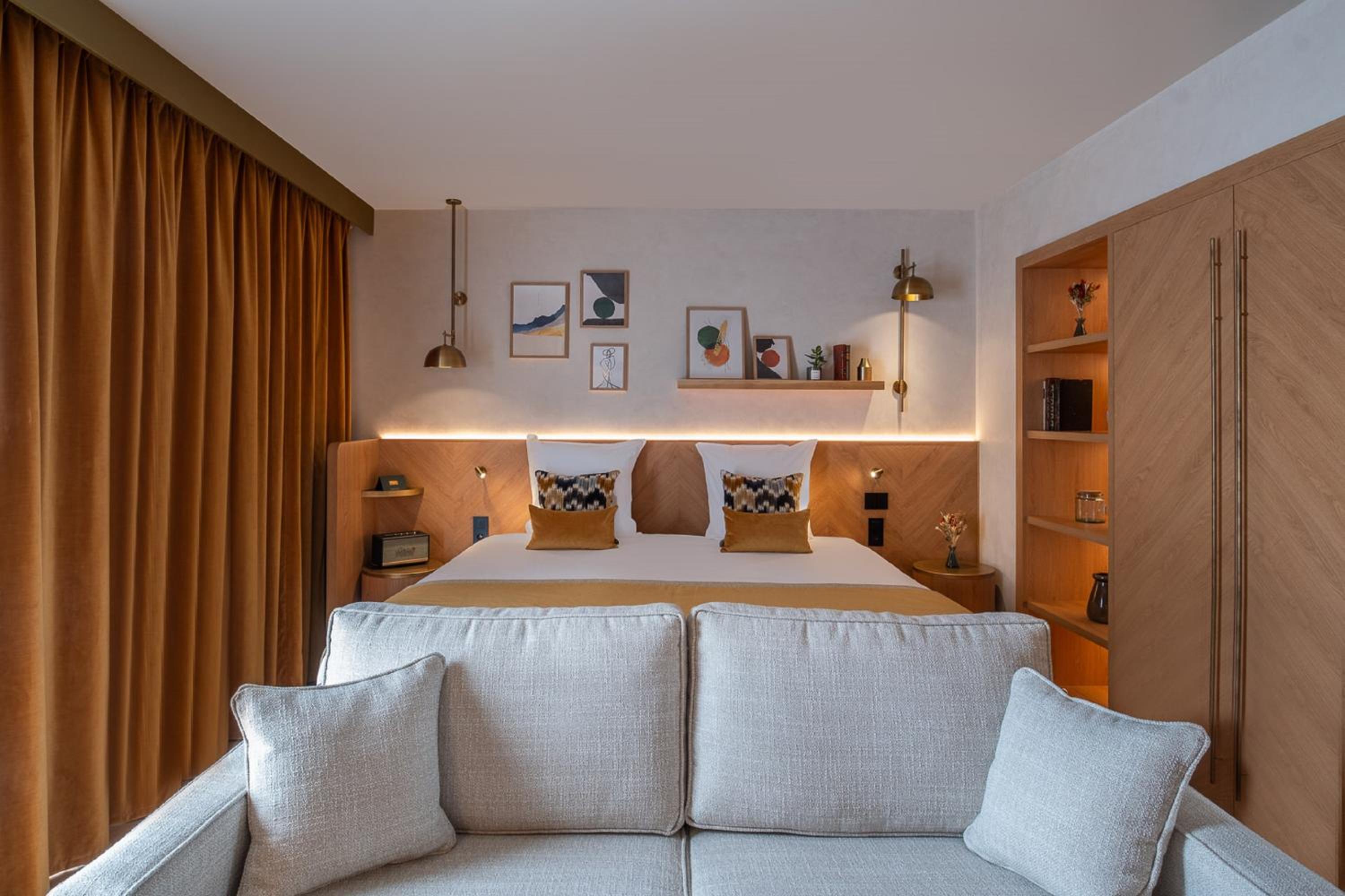 Deluxe Double Room - Photo 1