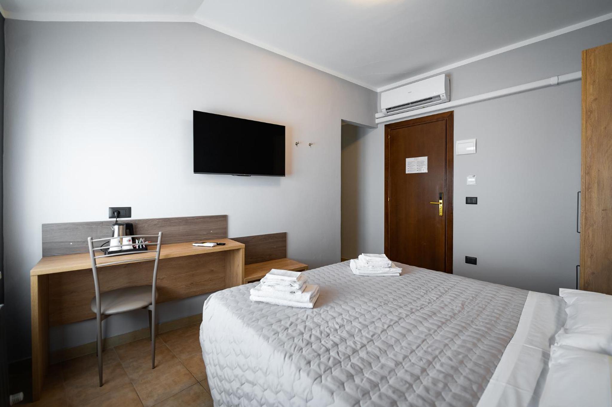 Deluxe Double or Twin Room with Garden View photo 3