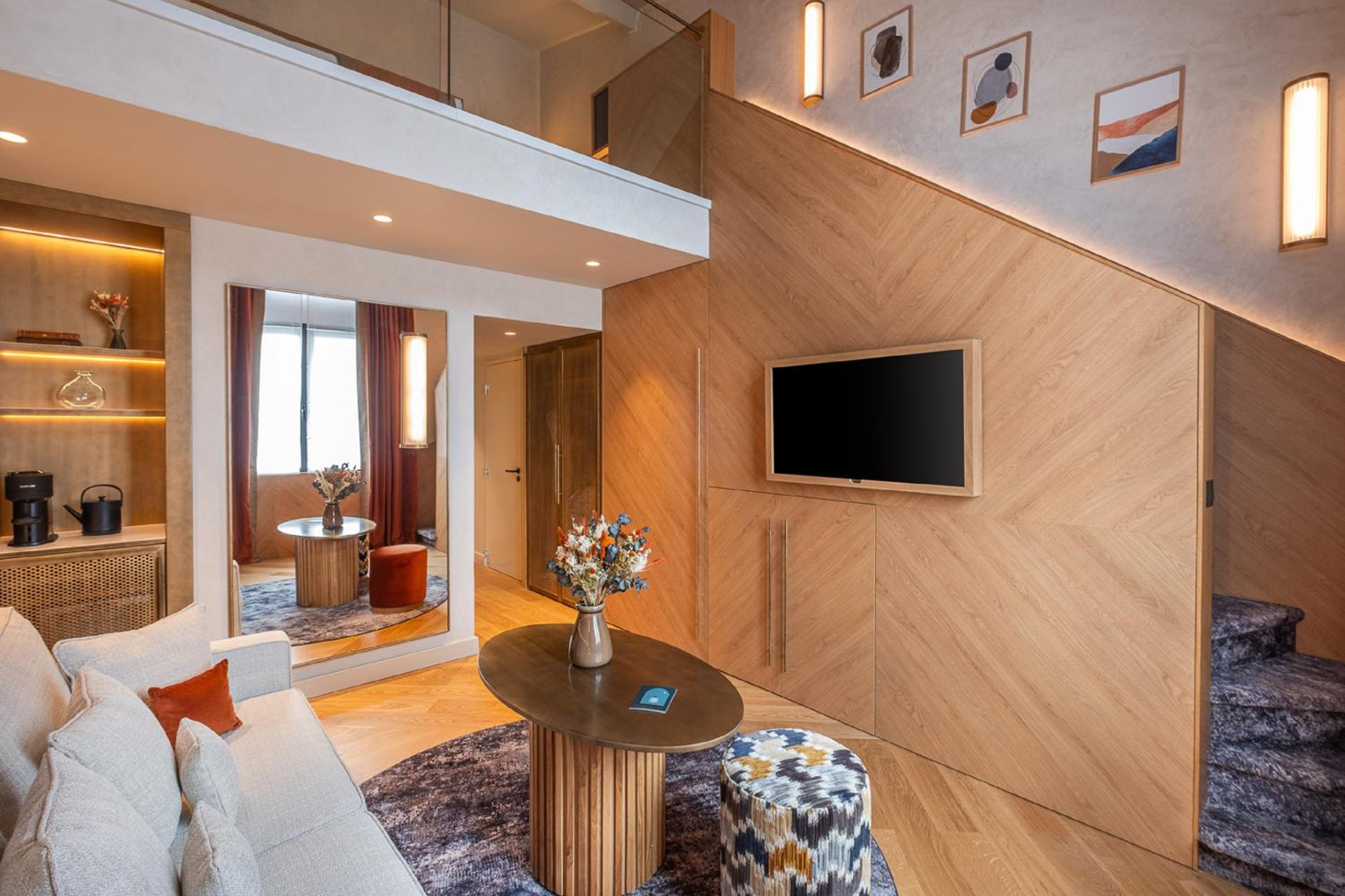 Duplex Suite - Photo 9
