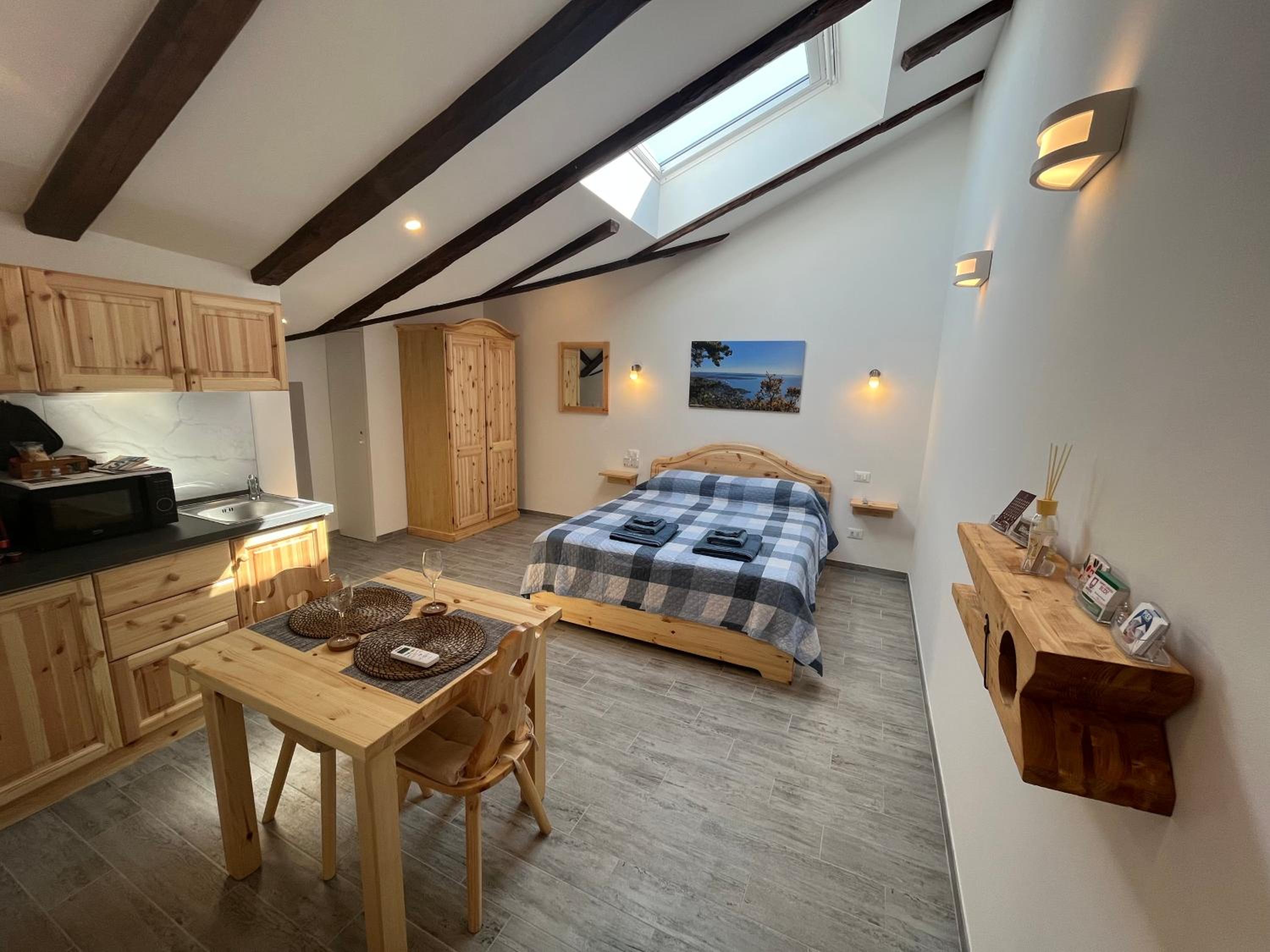 One-Bedroom Apartment
