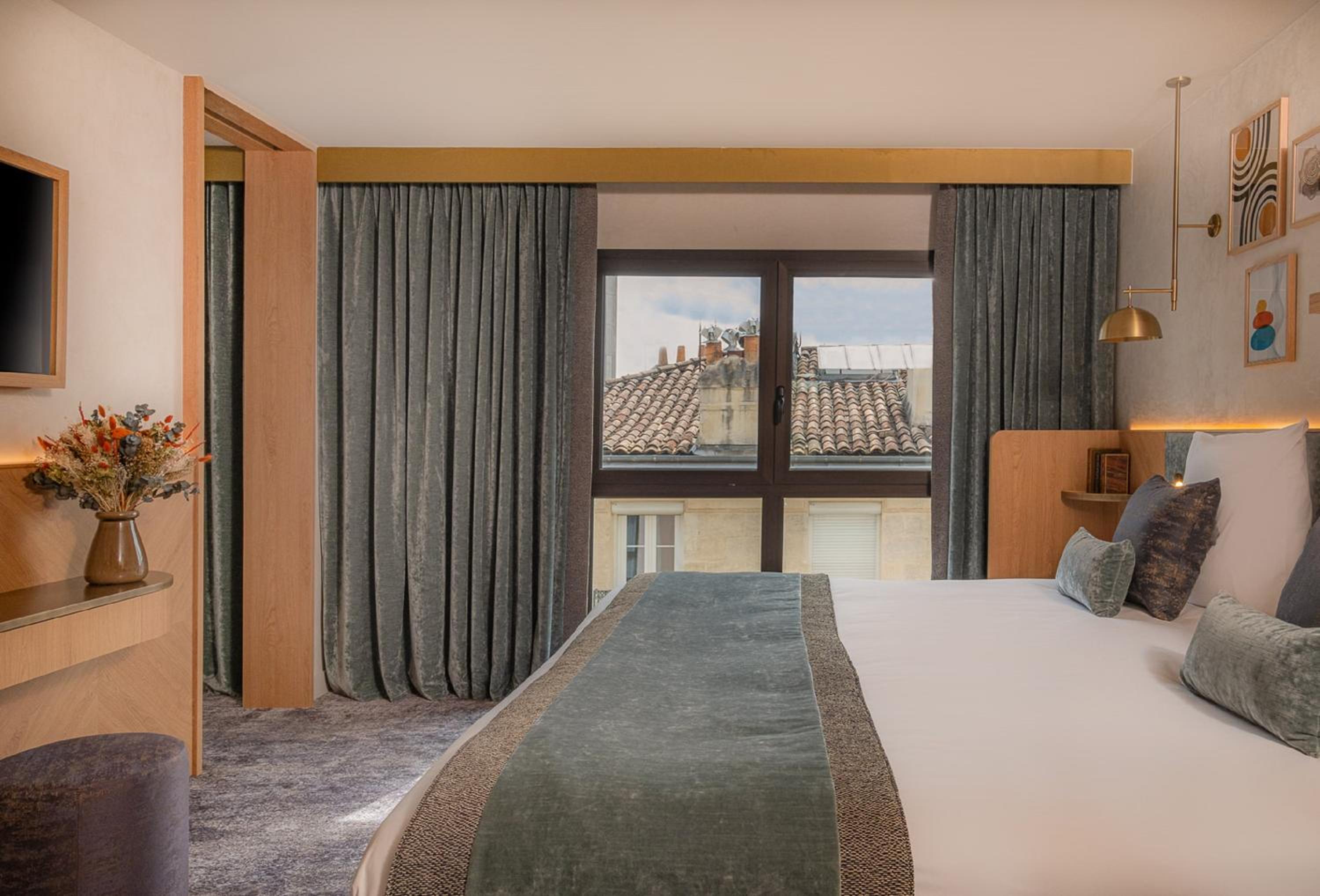 Suite - Photo 14