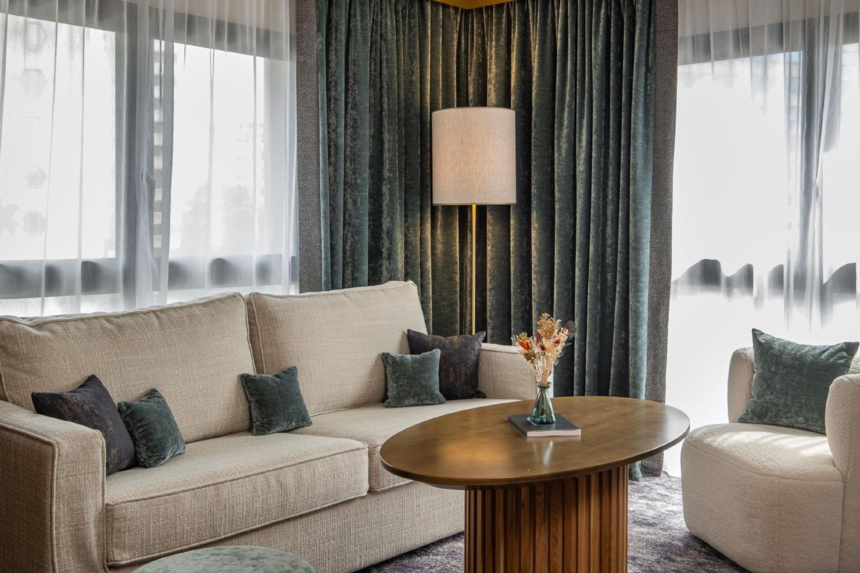 Suite - Photo 10