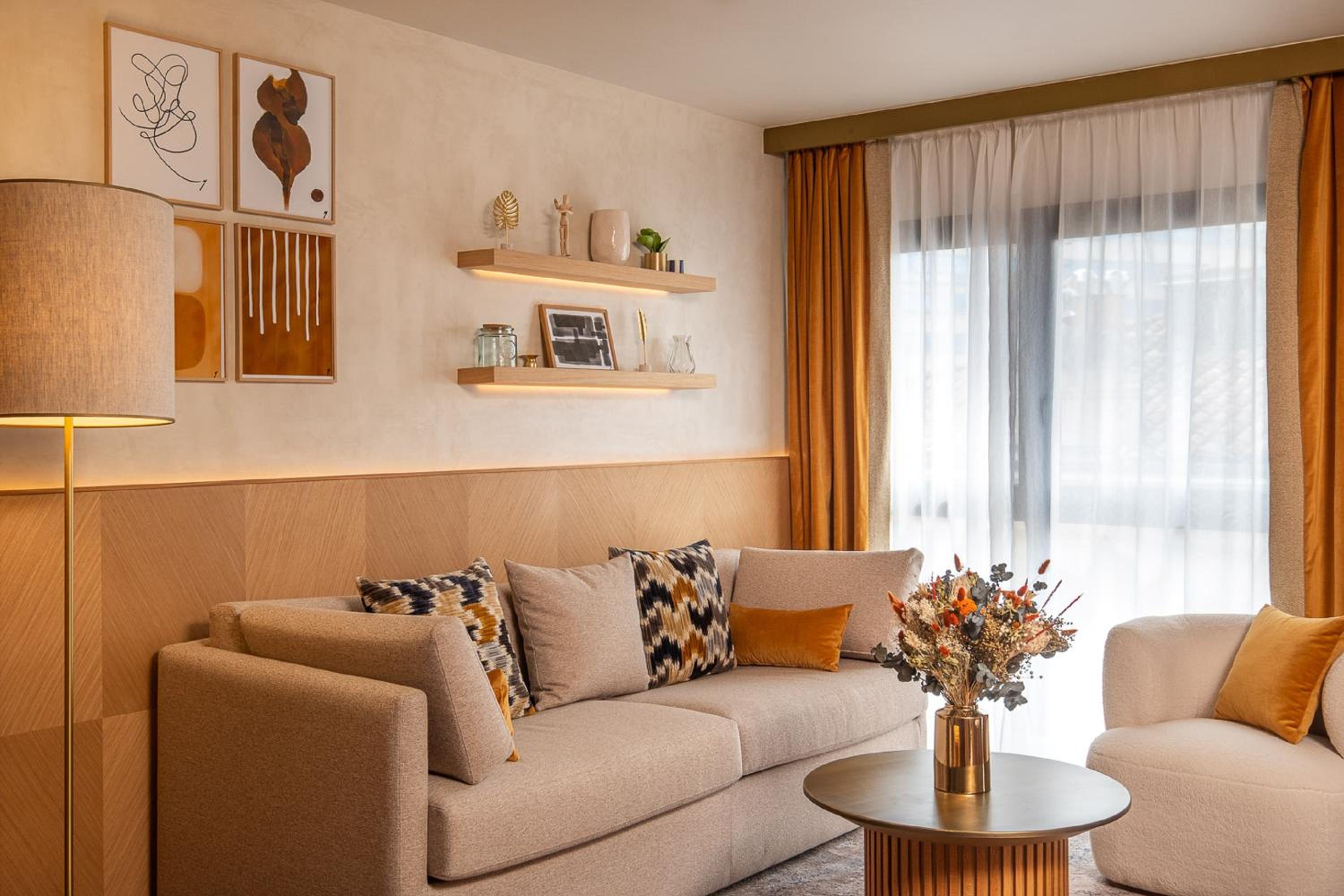 Suite - Photo 7