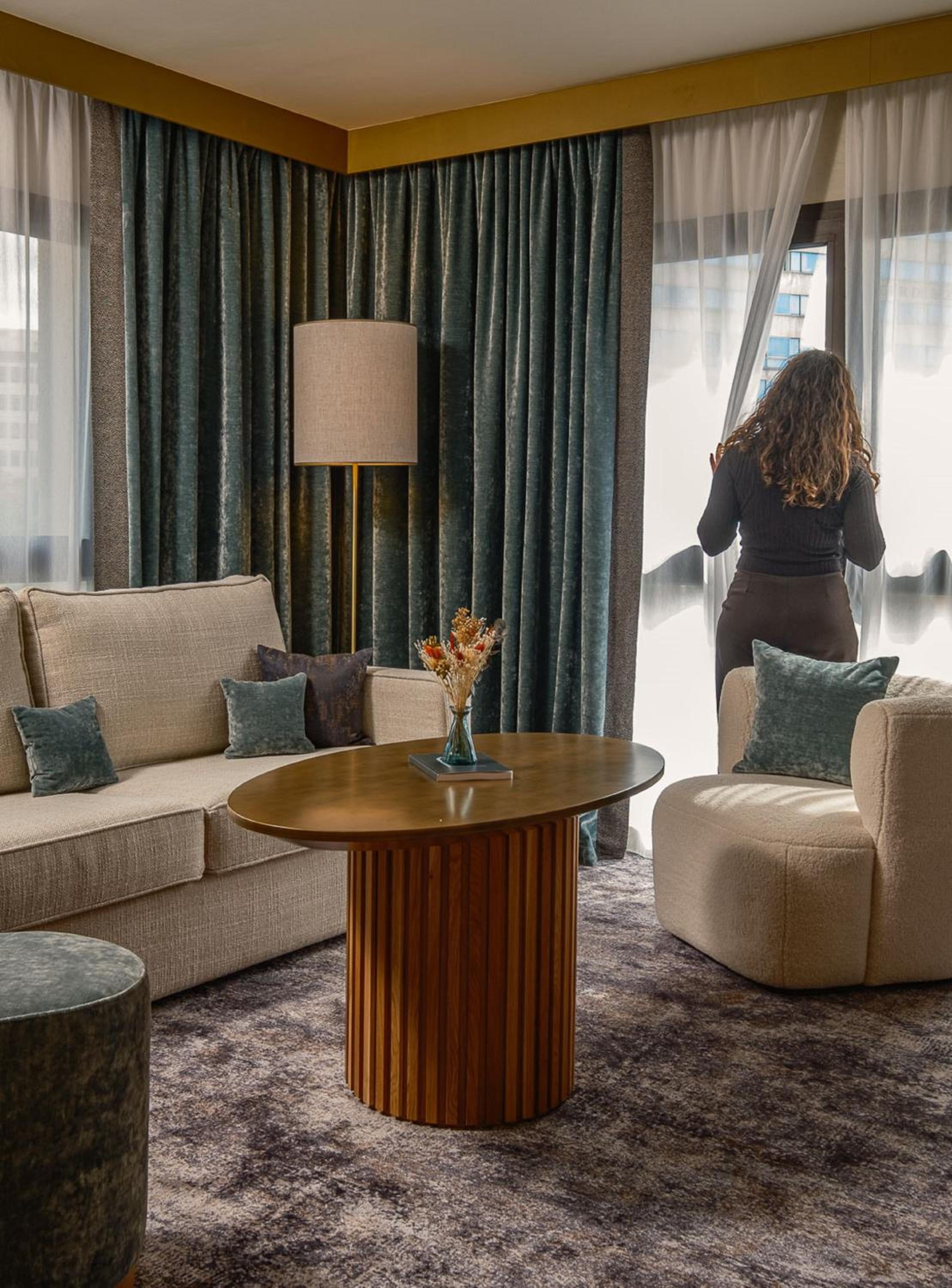 Suite - Photo 3
