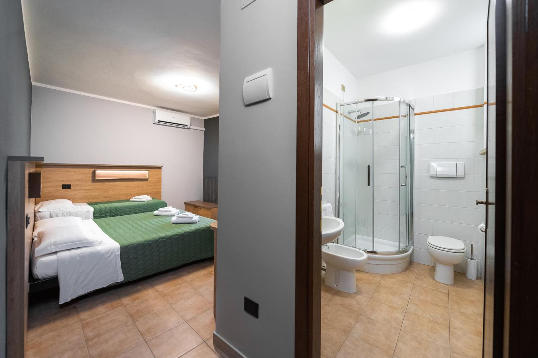 Deluxe Triple Room photo 3