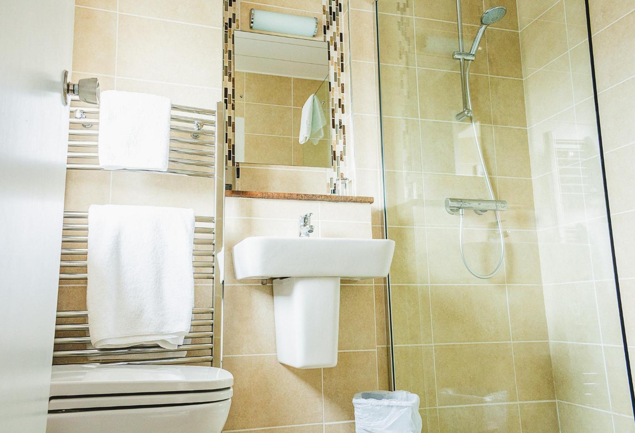 Standard Double Room - Photo 7