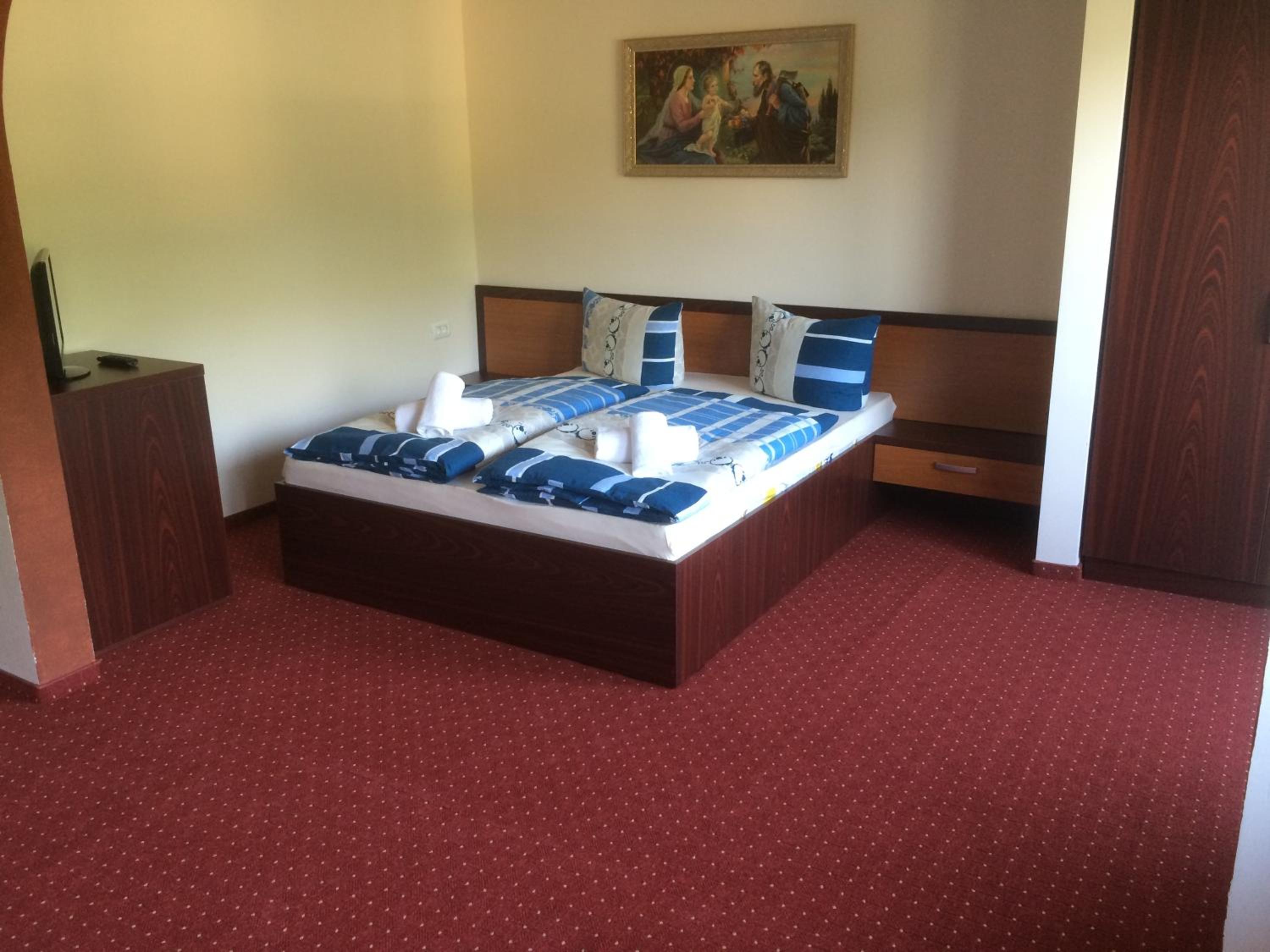 Suite with Balcony - Photo 6