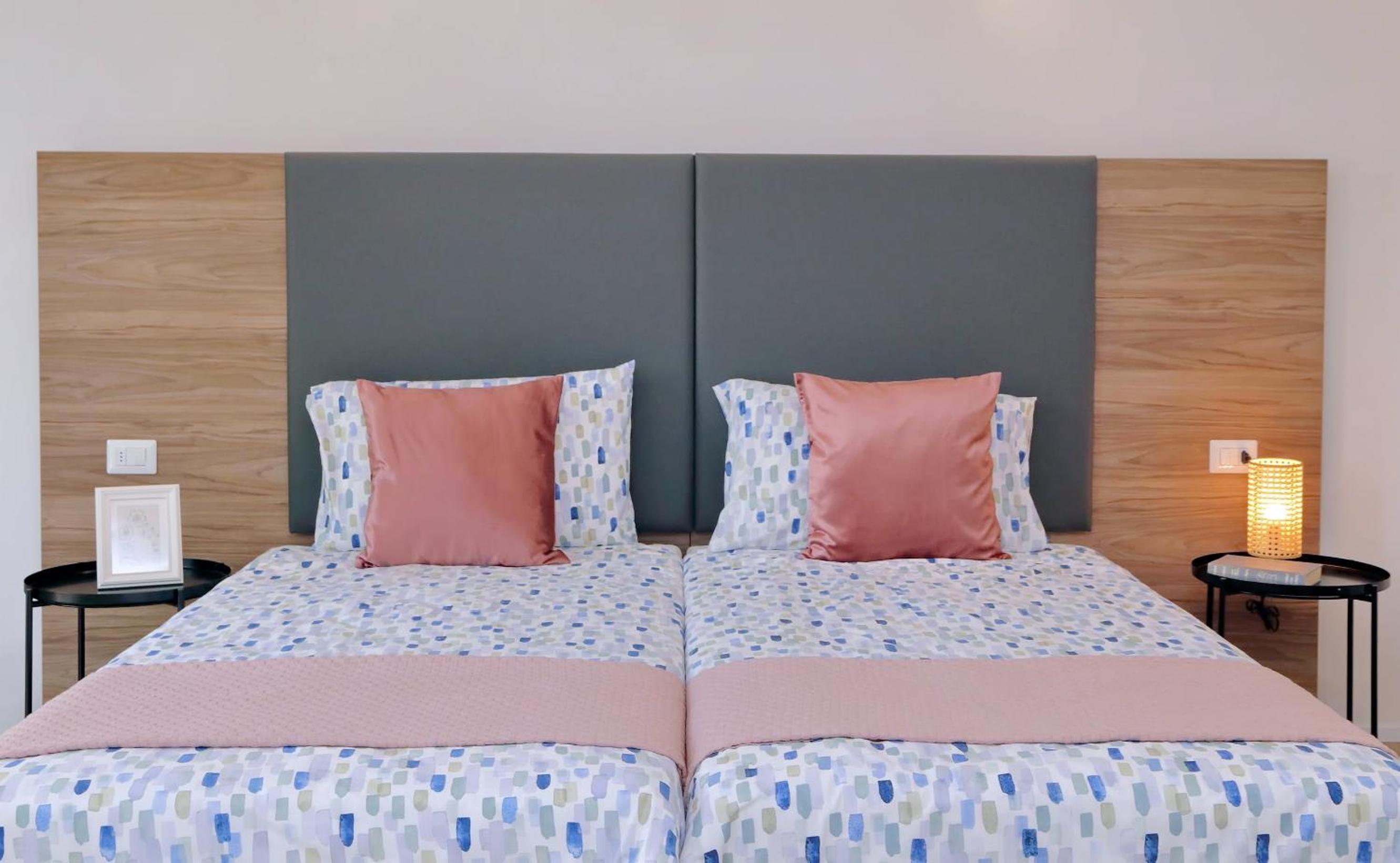 Large Double Room - Photo 1