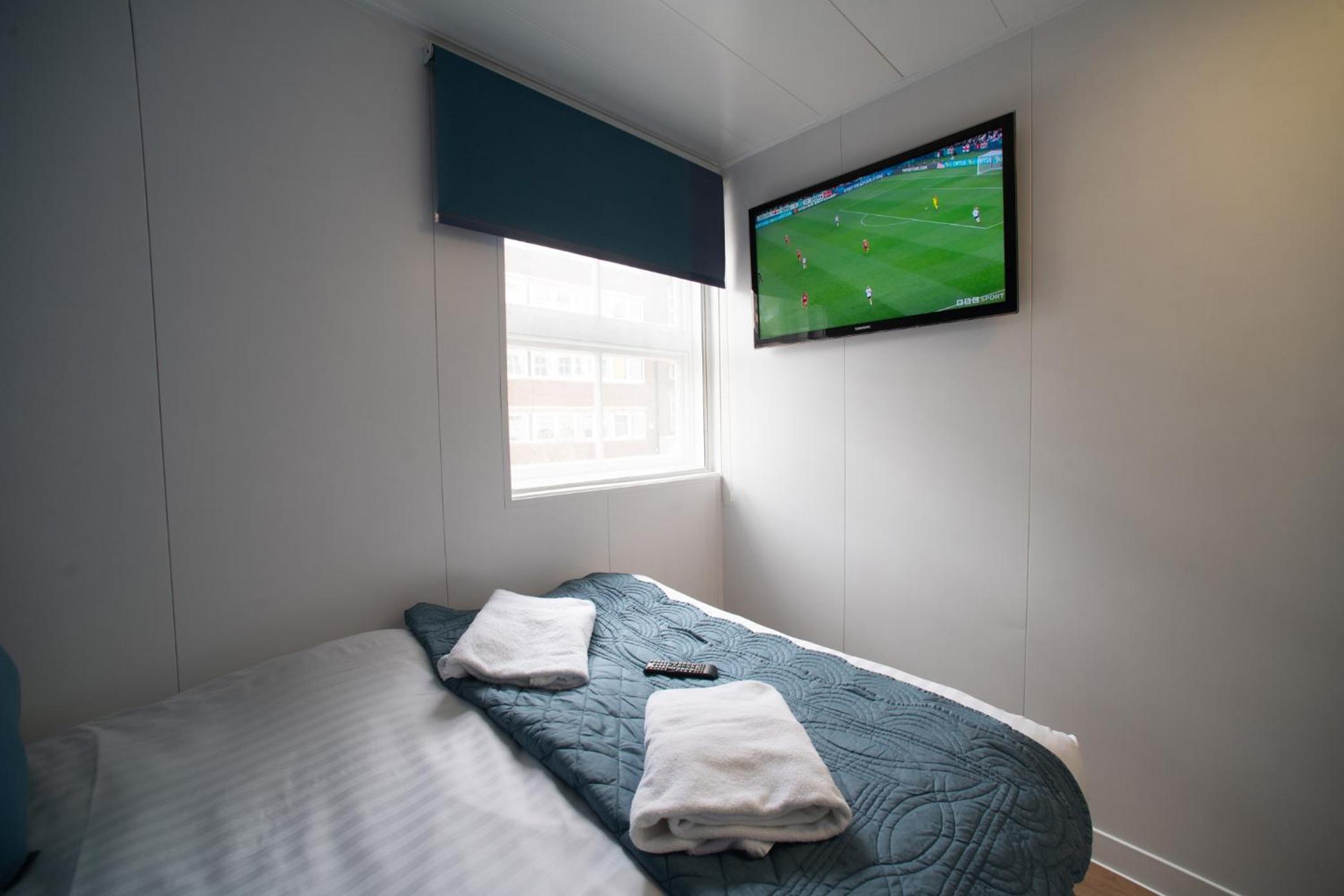 Small Double Room with Window photo 2
