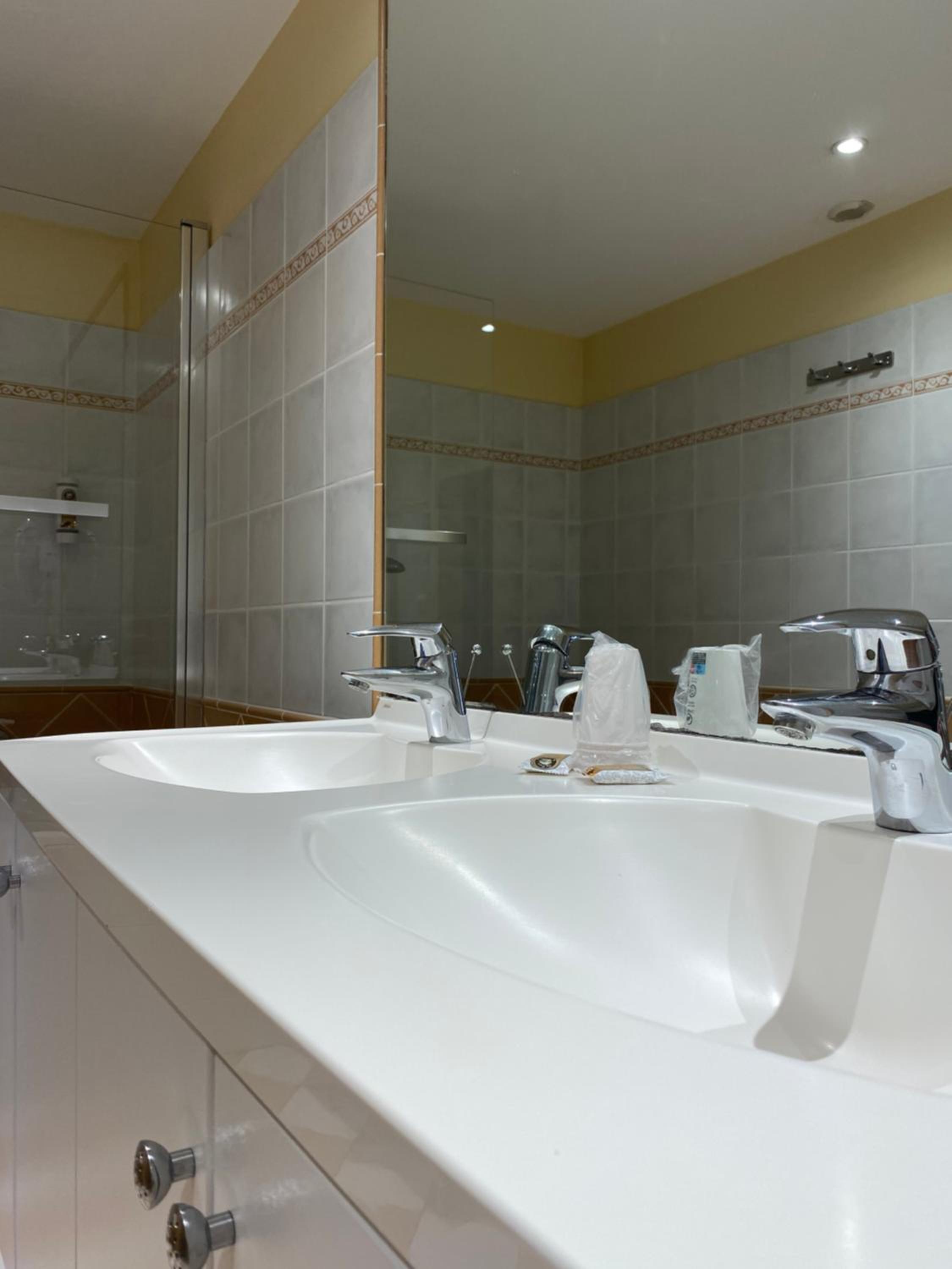 Quadruple Room - Photo 5