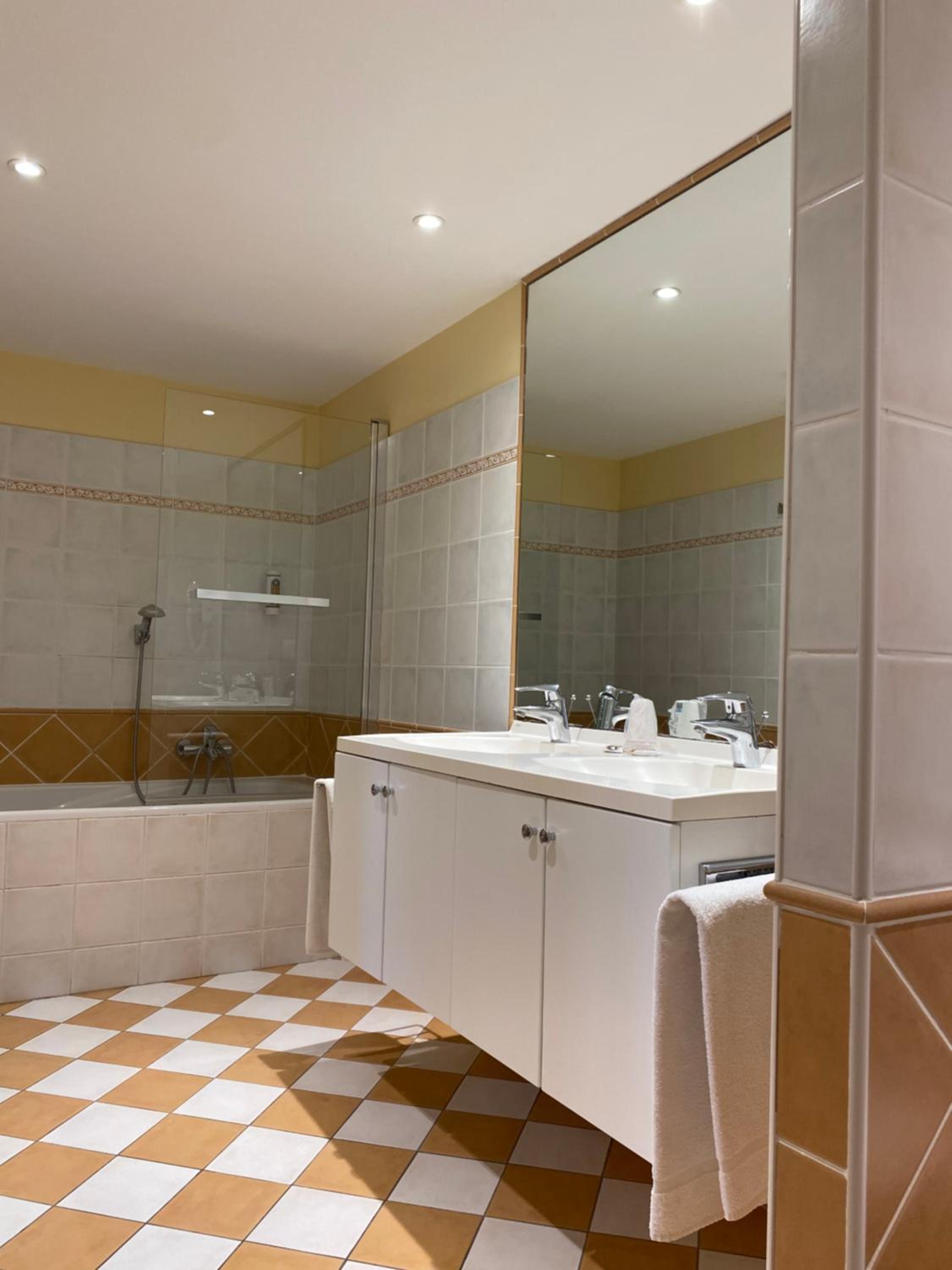 Quadruple Room - Photo 4