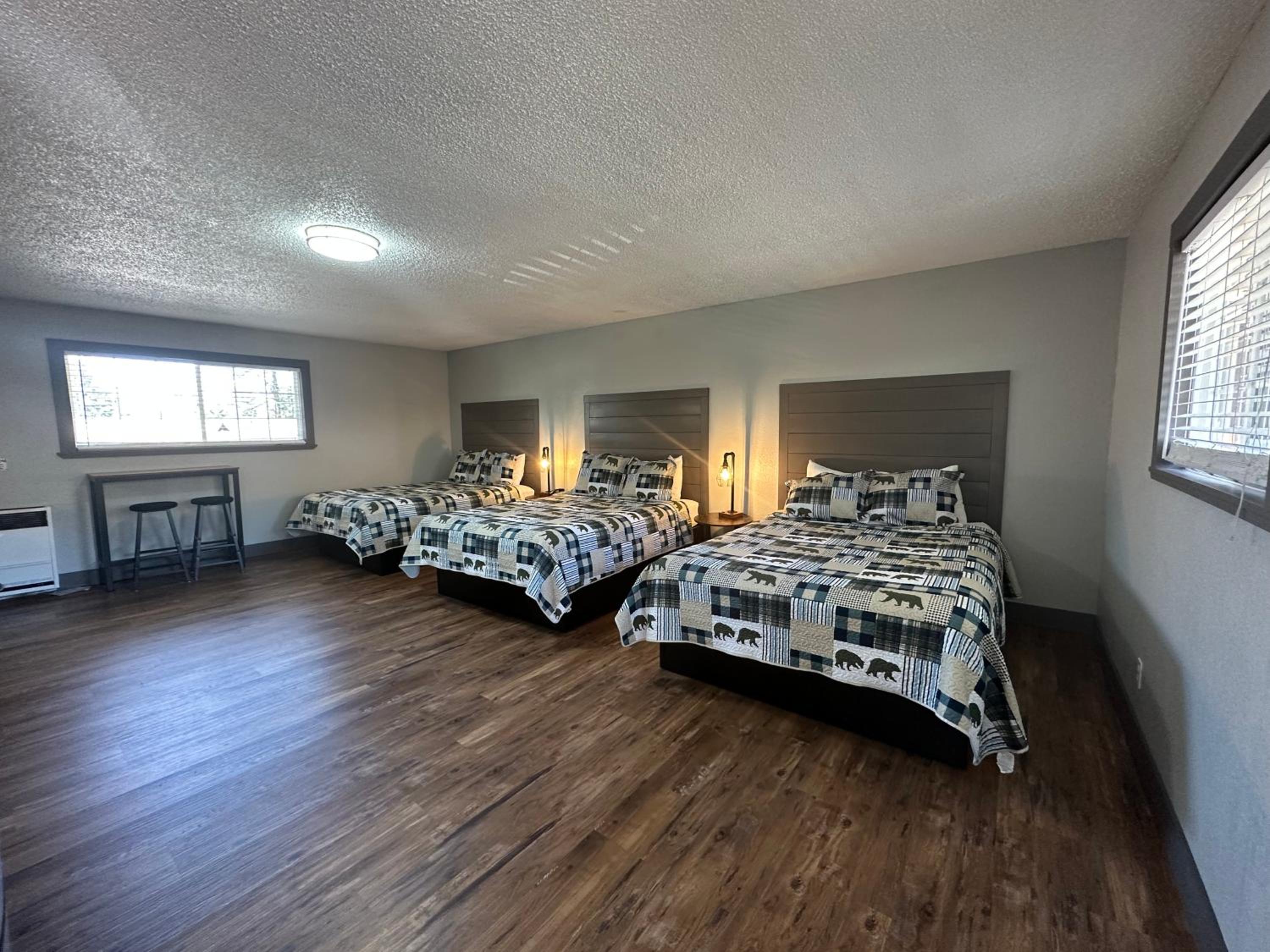 Standard Queen Room with Three Queen Beds - Photo 1