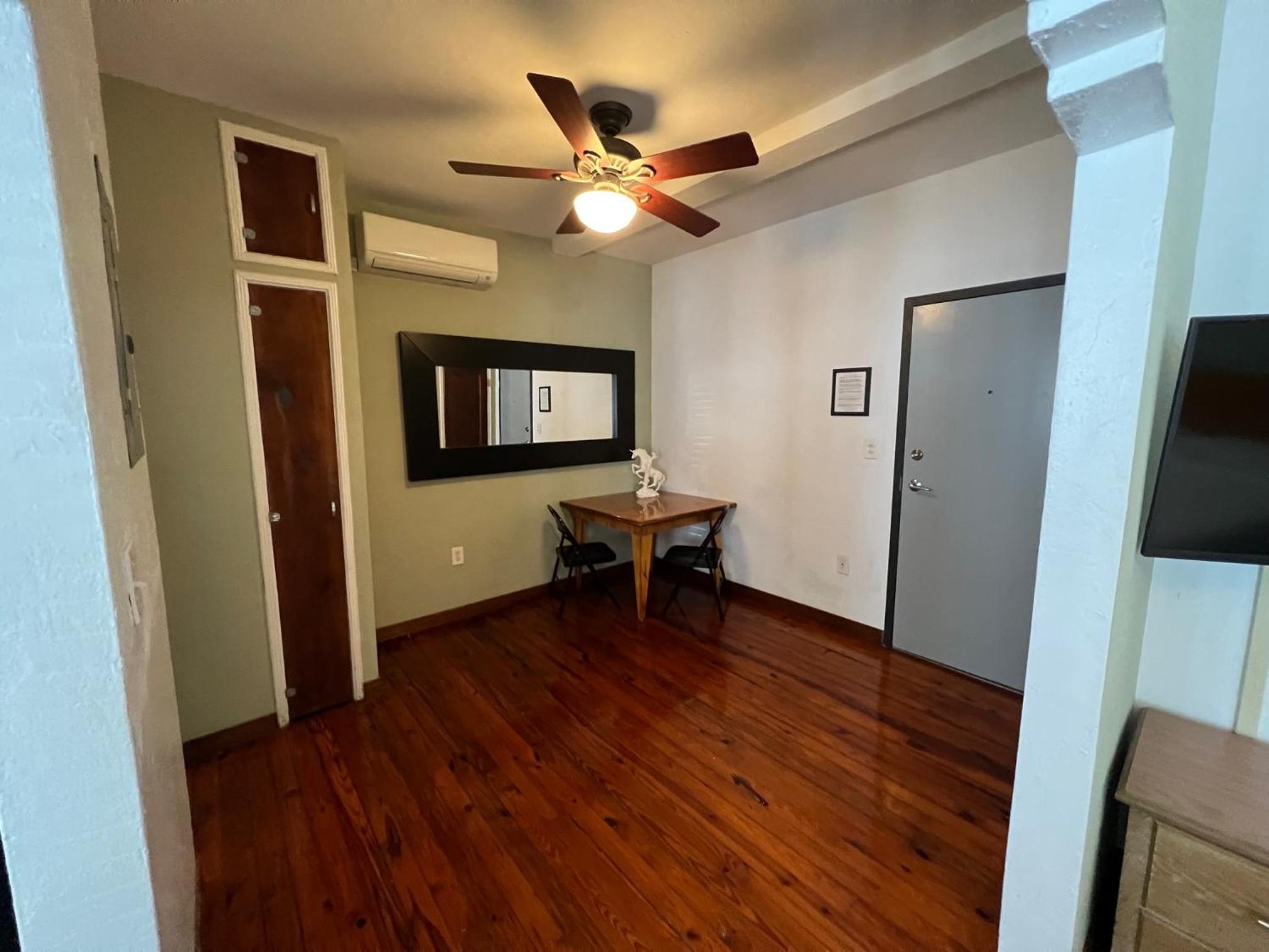 Suite 1