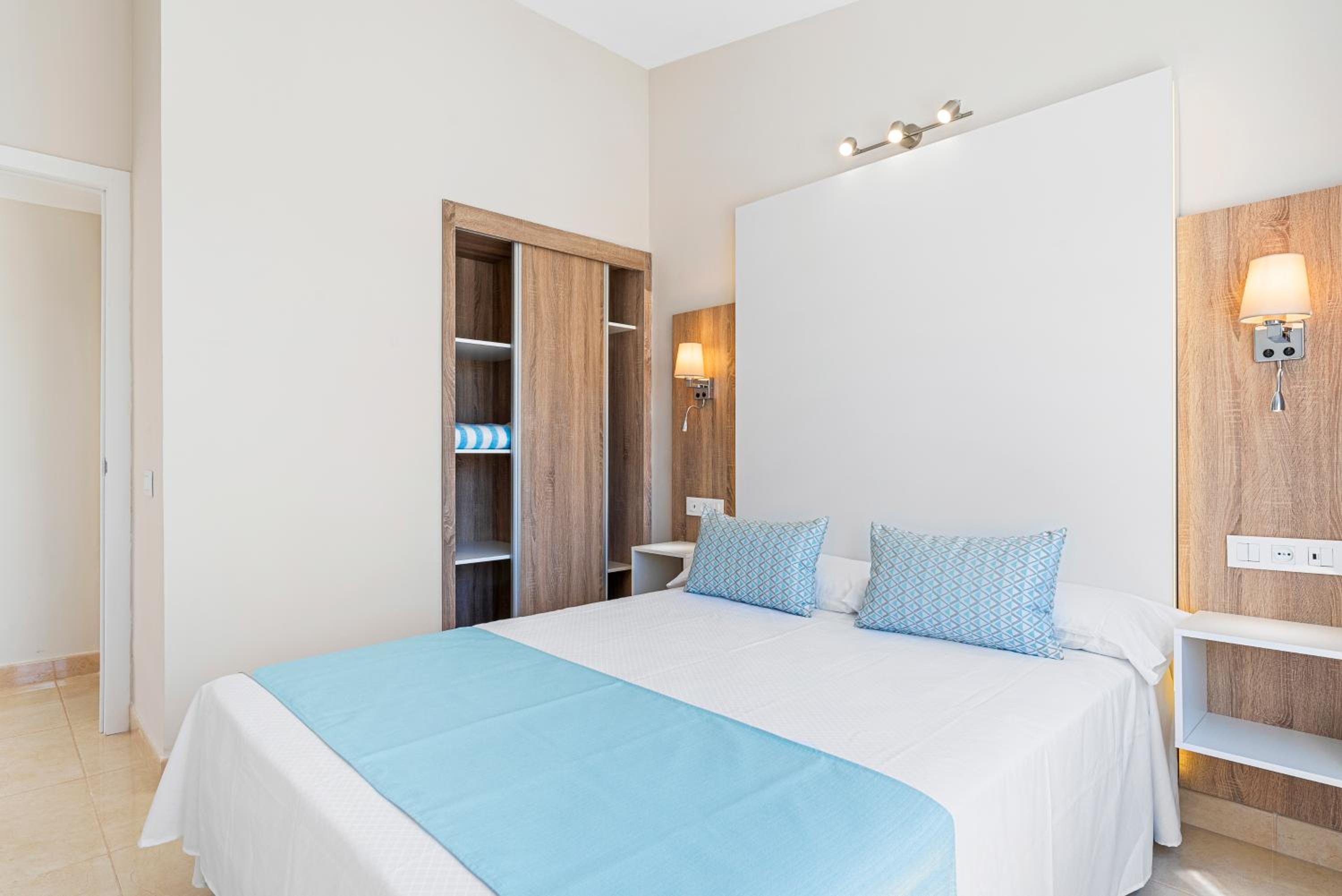 2 Bedrooms Bungalow with Chill Out Terrace + Jacuzzi + Sea Views, photo 6