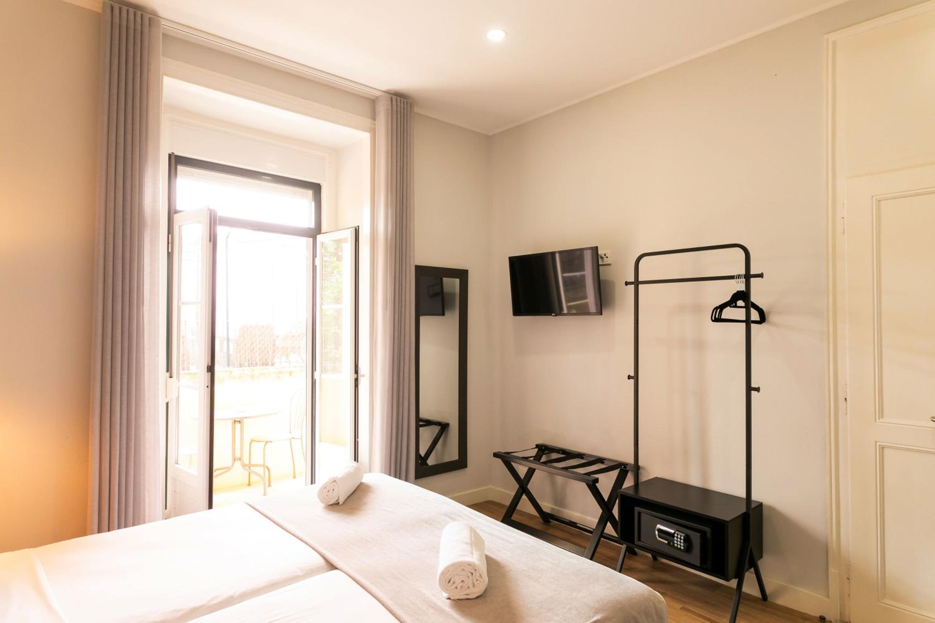 Standard Double Room - Photo 5