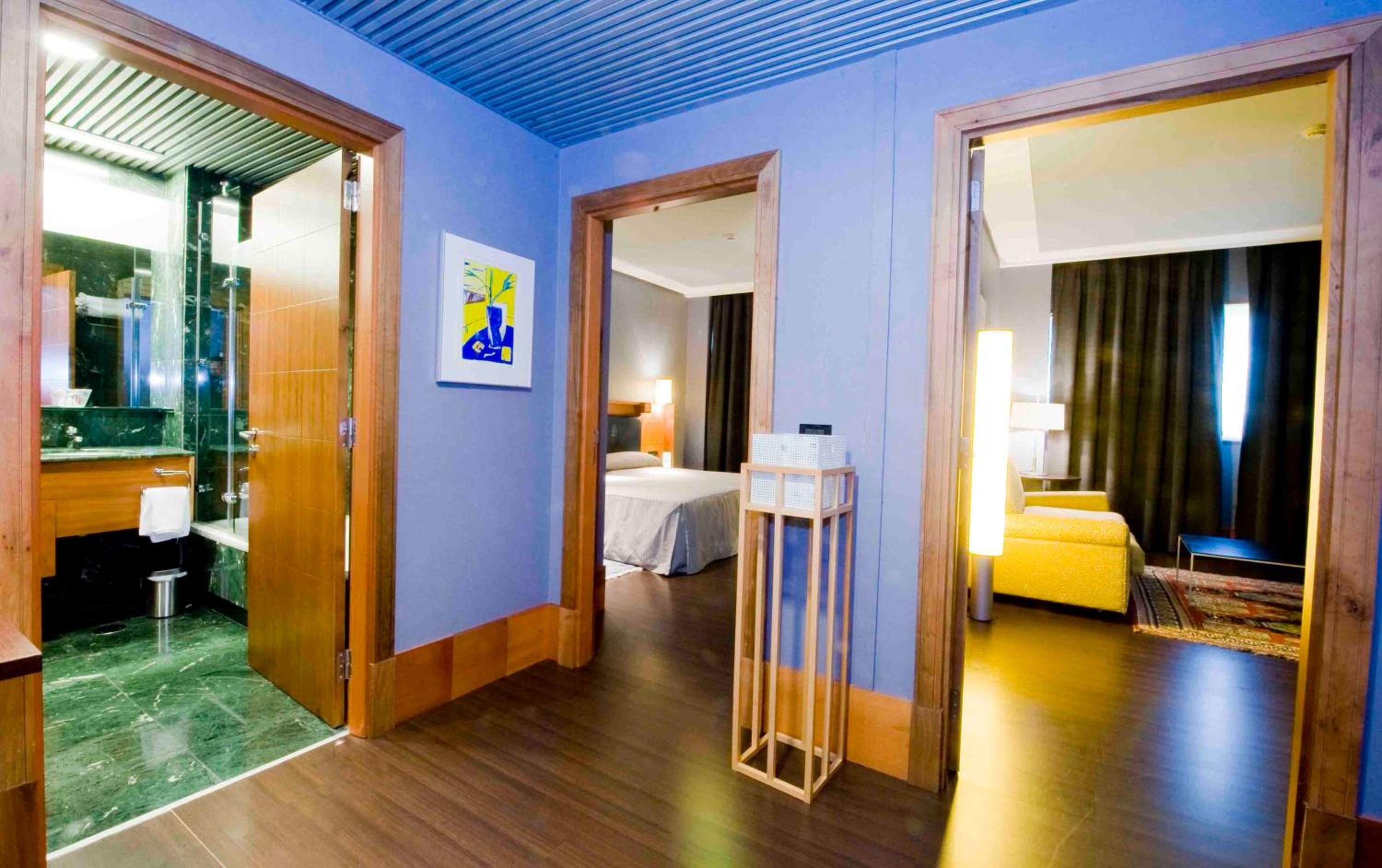 One-Bedroom Apartment - Photo 6