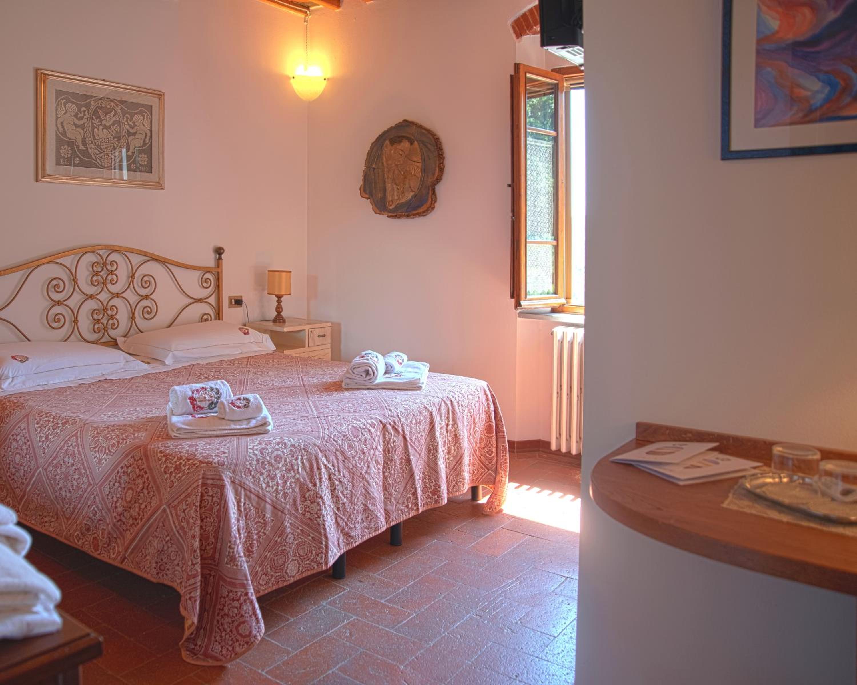 Double or Twin Room - Photo 8