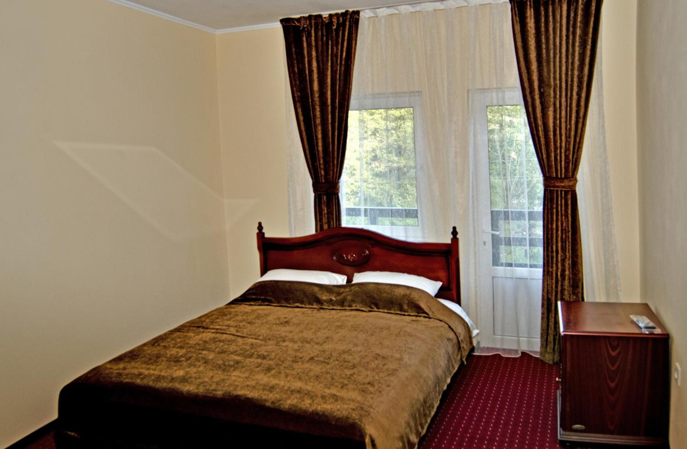 Deluxe Double Room with Balcony photo 3