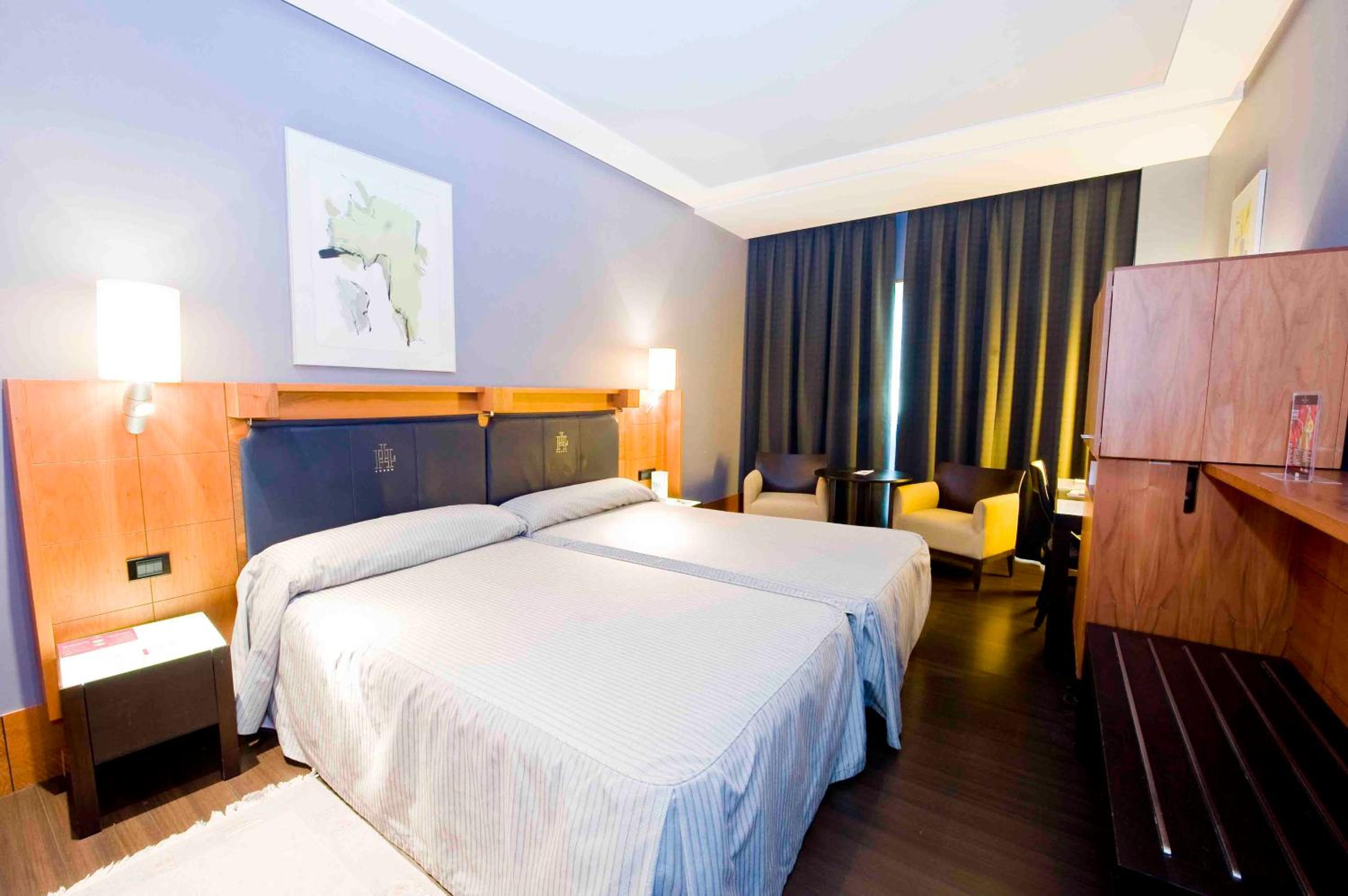 Twin Room (1 Adult) - Photo 1